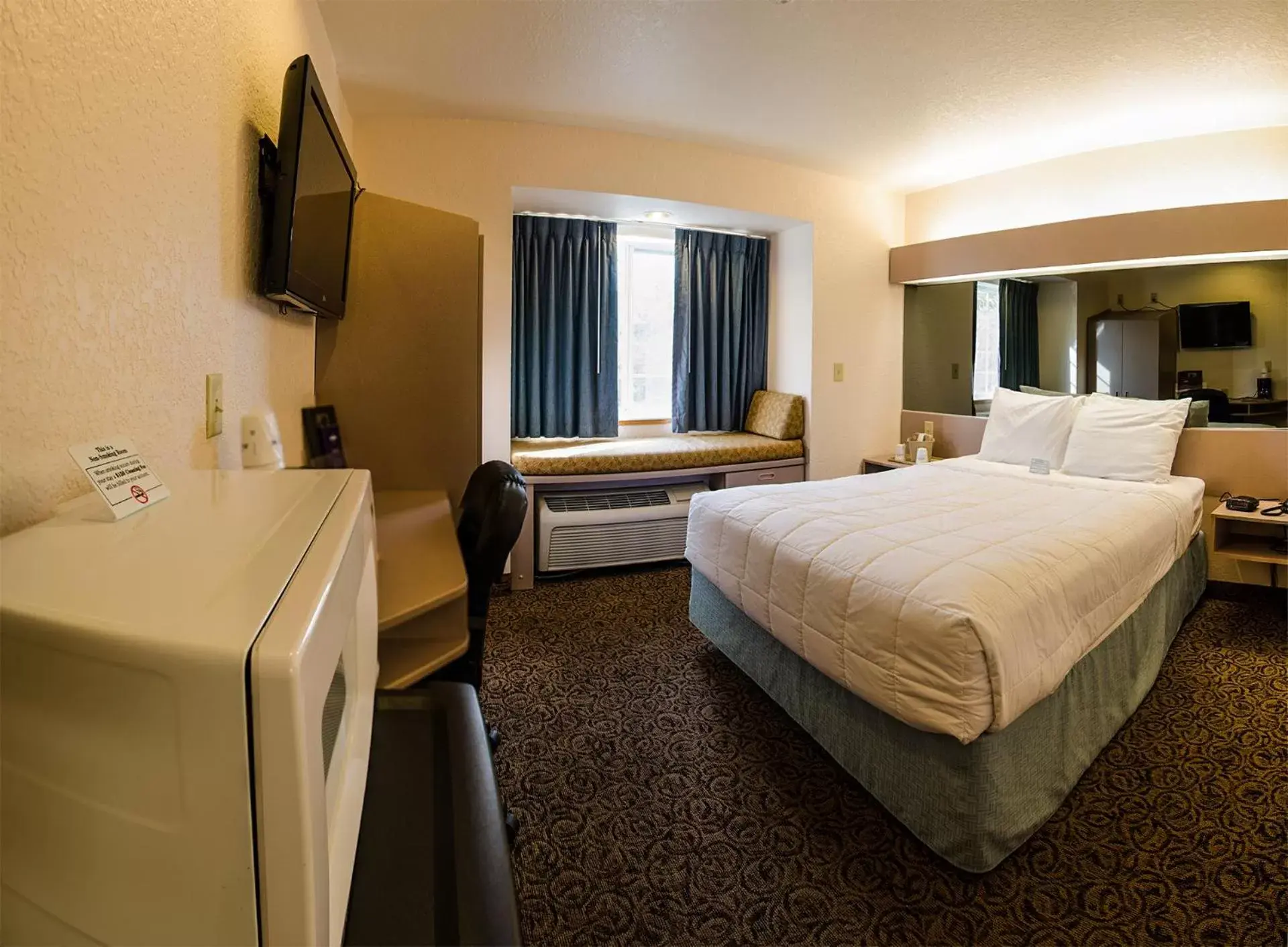 Superior Queen Room - Disability Access - Non-Smoking in Microtel Inn & Suites Tomah Superior Queen Room - Disability Access - Non-Smoking in Microtel Inn & Suites Tomah