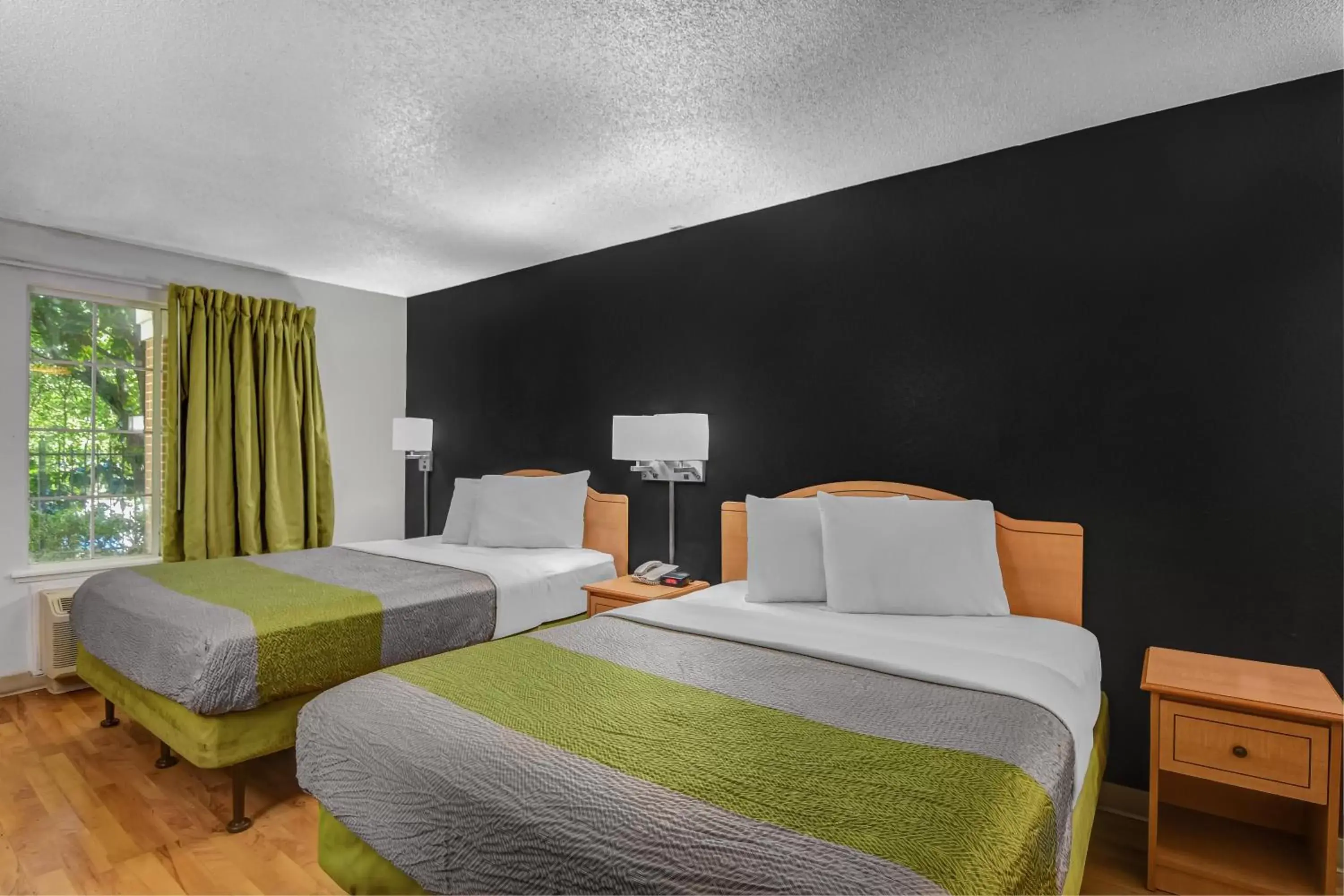 Deluxe Quadruple Room - single occupancy in Motel 6-Douglas, AZ Deluxe Quadruple Room - single occupancy in Motel 6-Douglas, AZ