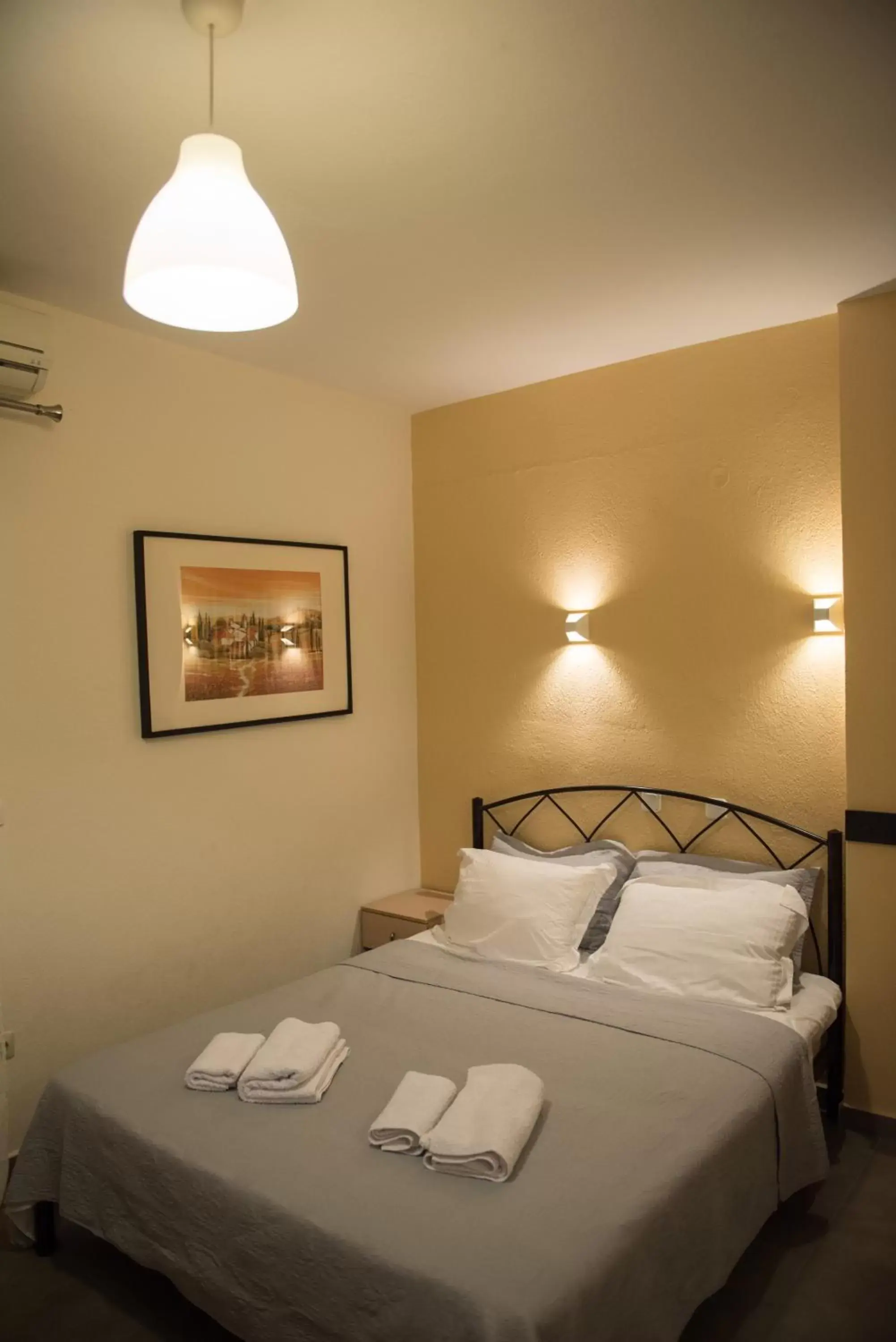 Triple Room with Balcony in Musses House Triple Room with Balcony in Musses House