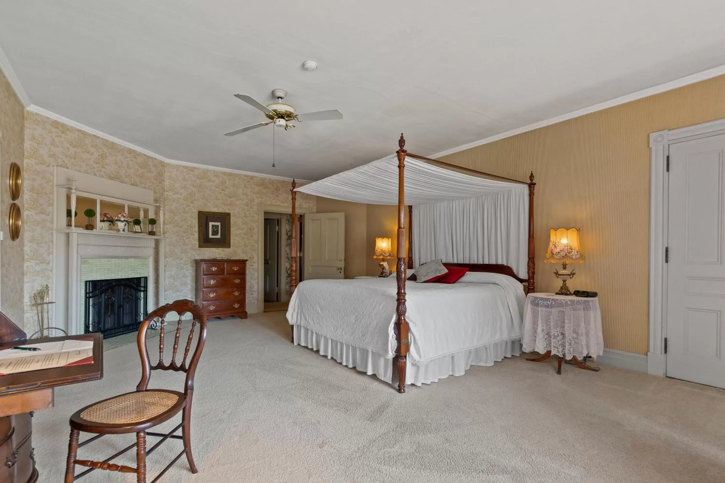 Deluxe King Suite in South Shire Deluxe King Suite in South Shire