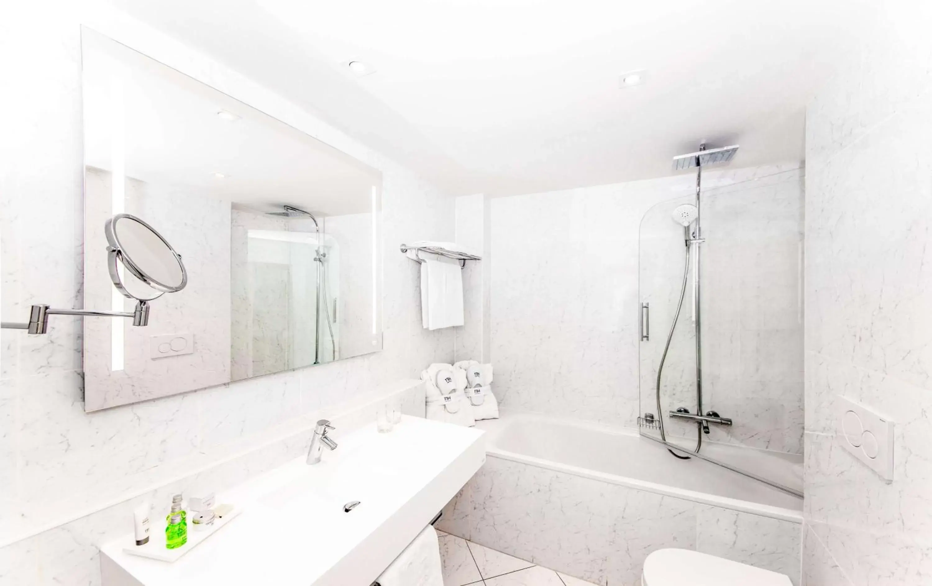 Superior Double Room in NH Geneva City Superior Double Room in NH Geneva City