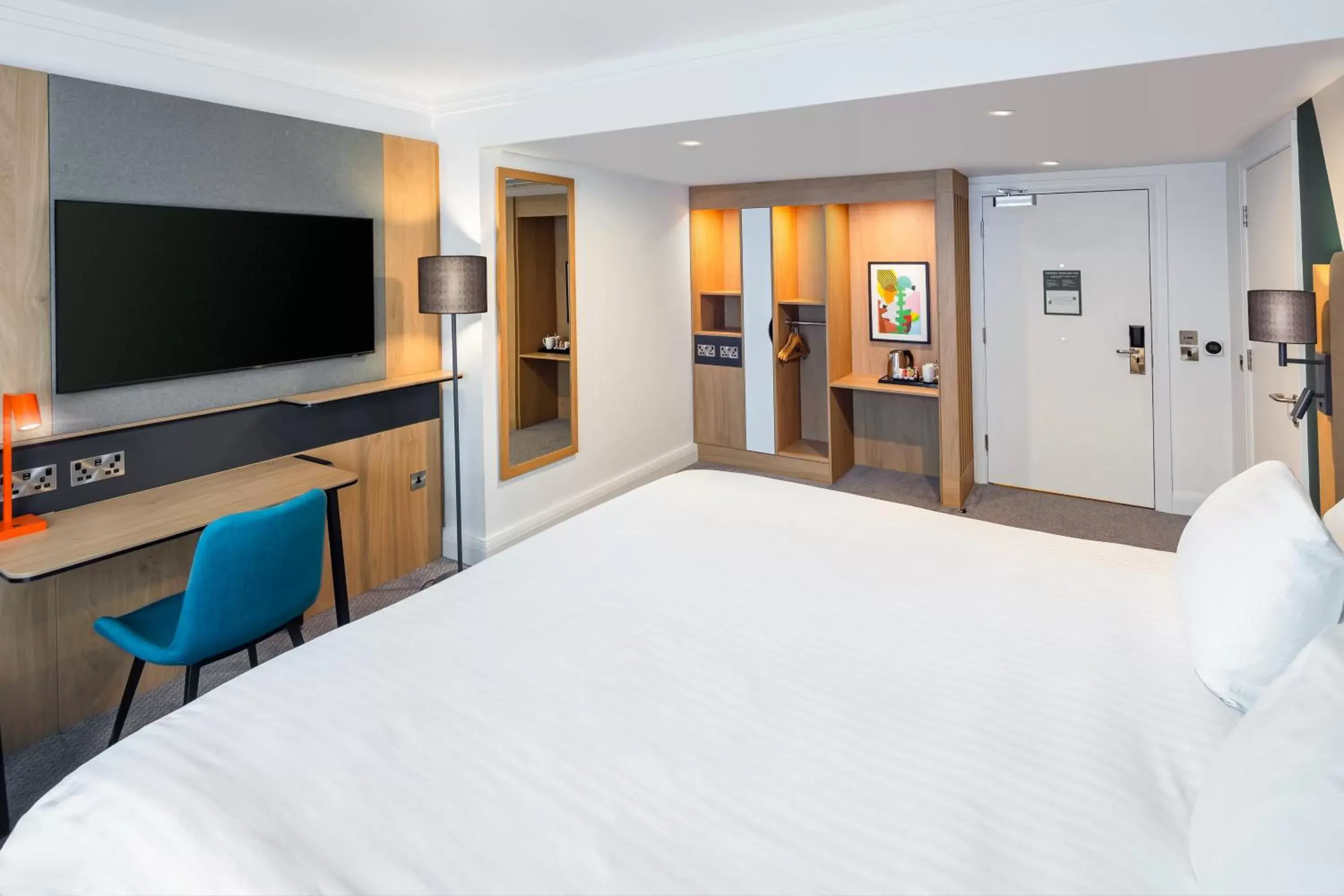 Standard Super King Room - Accessible in Holiday Inn London-Bexley by IHG Standard Super King Room - Accessible in Holiday Inn London-Bexley by IHG