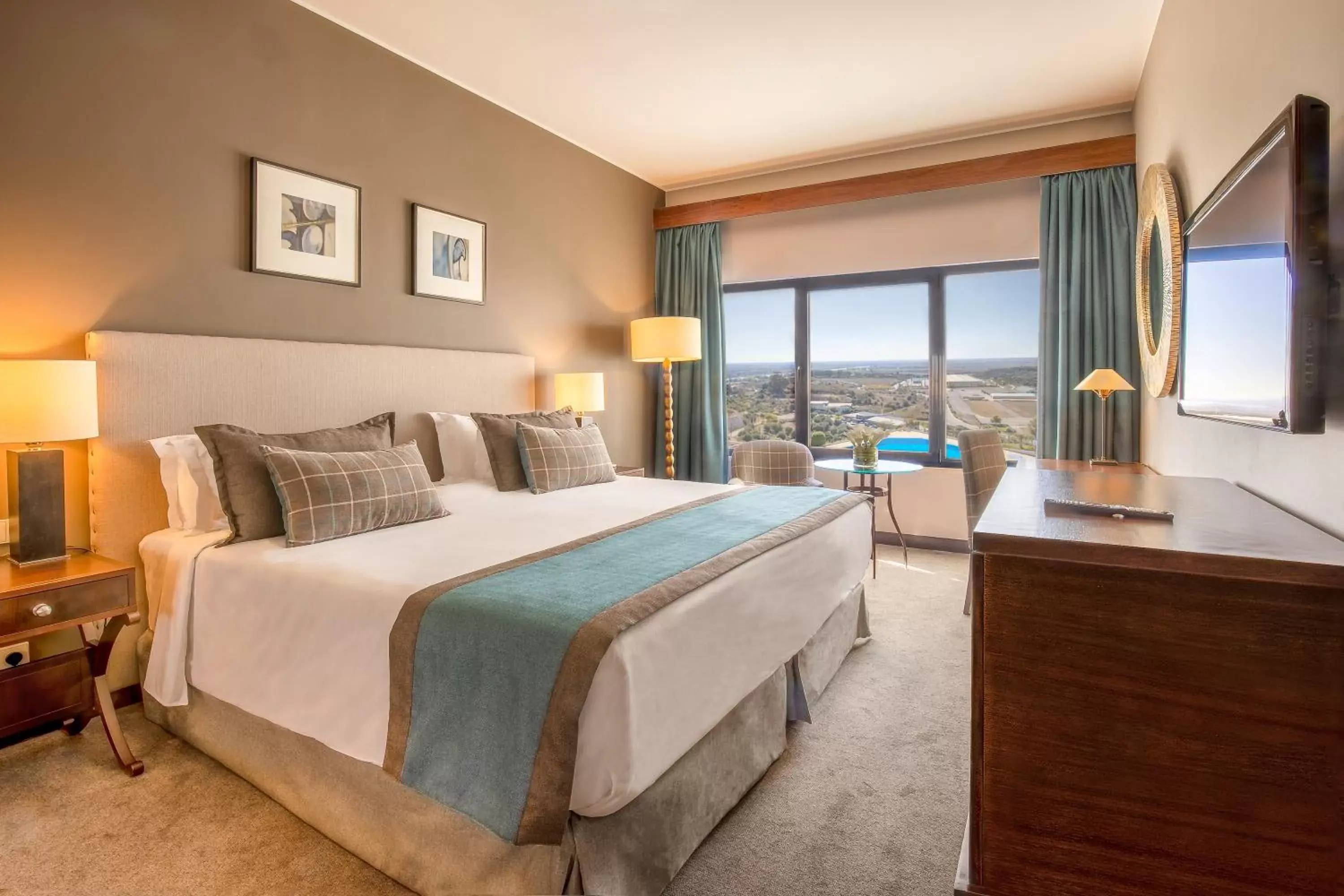 Superior Double Room with Panoramic View in Santarem Hotel Superior Double Room with Panoramic View in Santarem Hotel