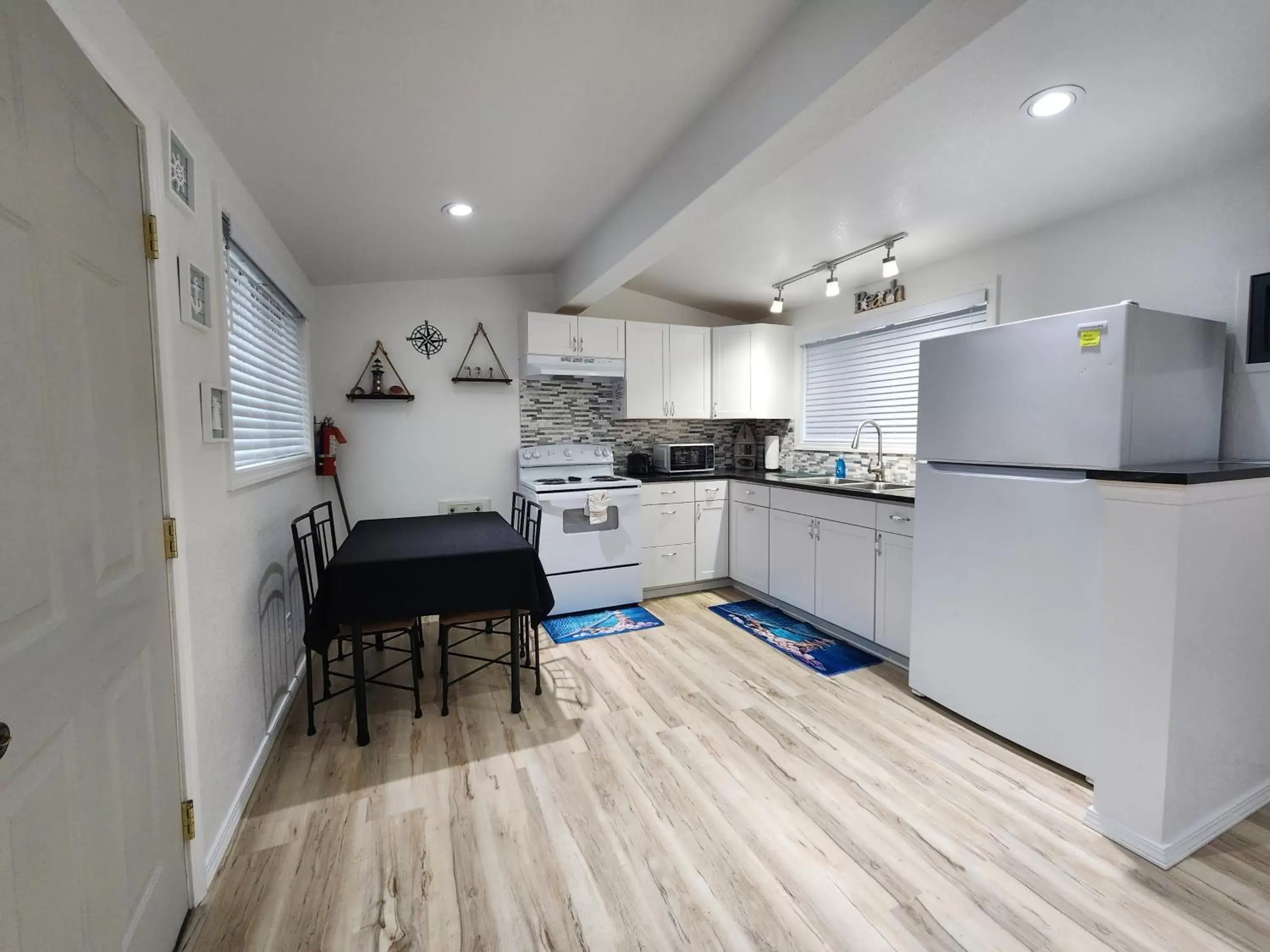 Mural Cabin in Plainview Motel Mural Cabin in Plainview Motel