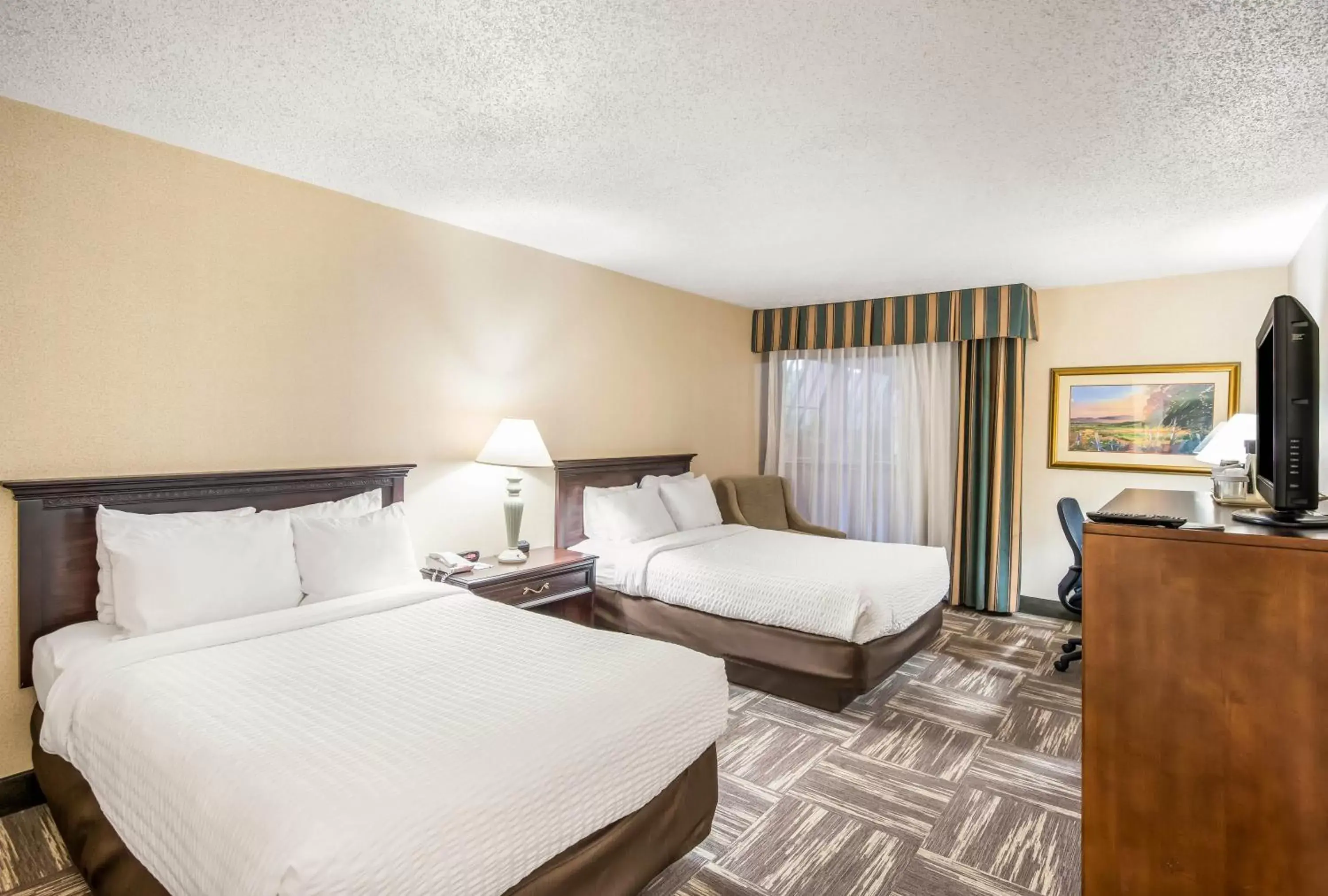 Double Room with Two Double Beds and Atrium View - Non-Smoking/Pet Friendly in Clarion Inn Grand Junction Airport Double Room with Two Double Beds and Atrium View - Non-Smoking/Pet Friendly in Clarion Inn Grand Junction Airport