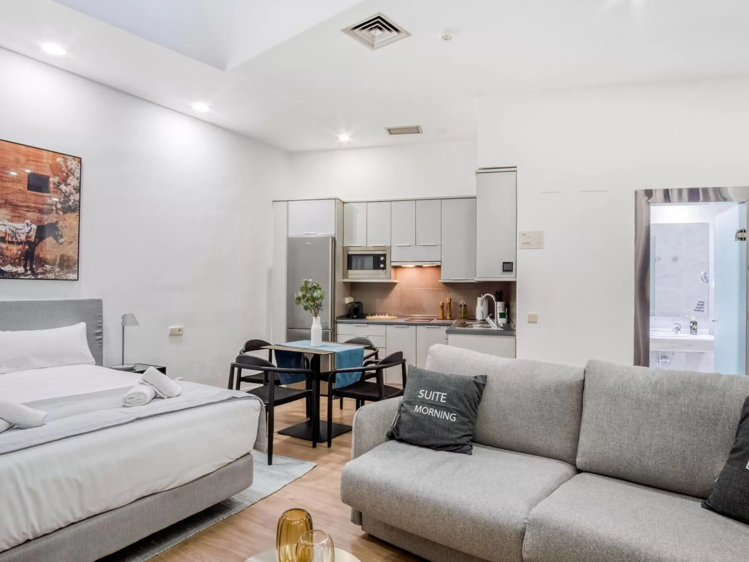 Studio - Skylight Window in Limehome Madrid Calle de Don Ramón de la Cruz Studio - Skylight Window in Limehome Madrid Calle de Don Ramón de la Cruz