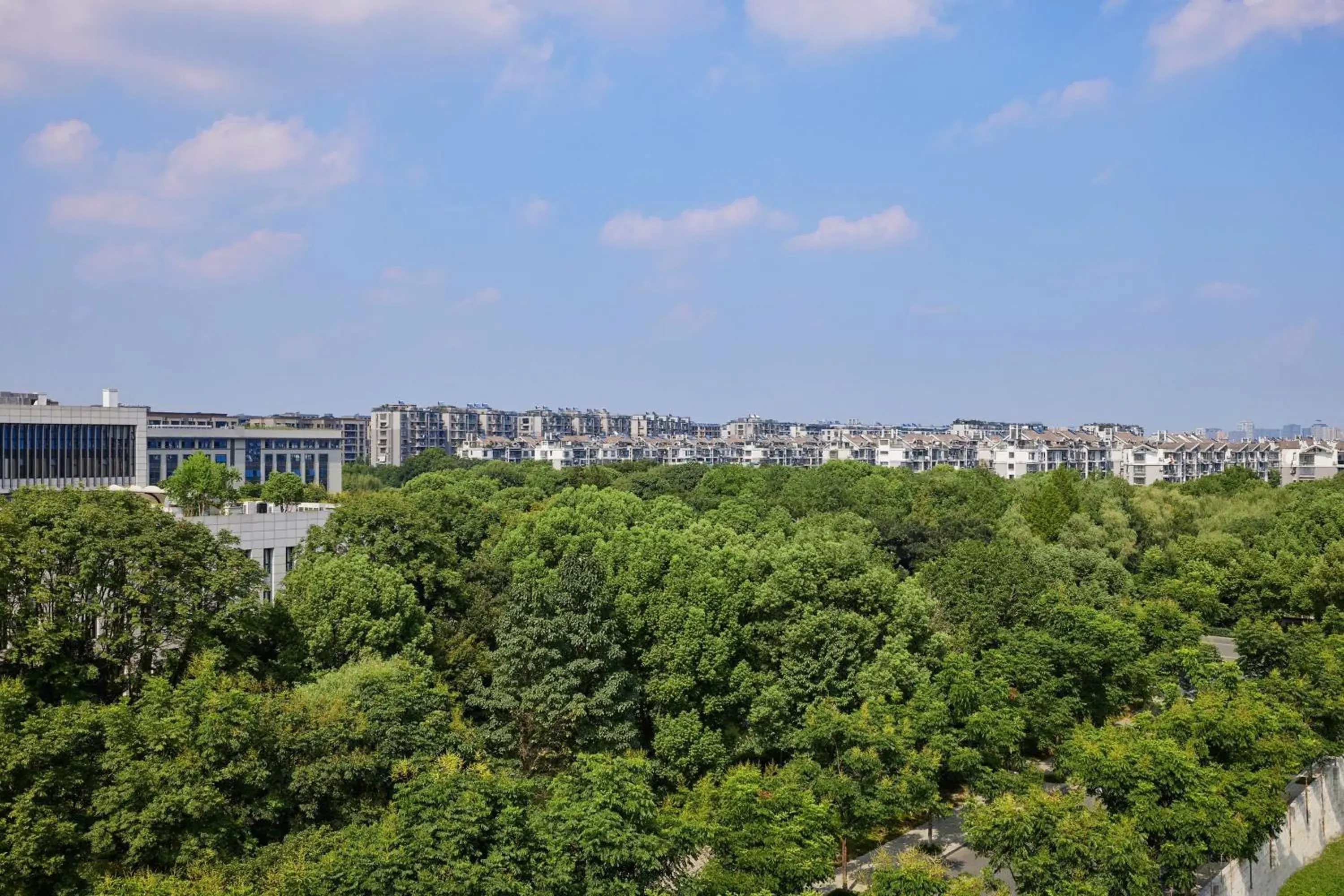 Deluxe Double Room in Courtyard by Marriott Hangzhou West Deluxe Double Room in Courtyard by Marriott Hangzhou West