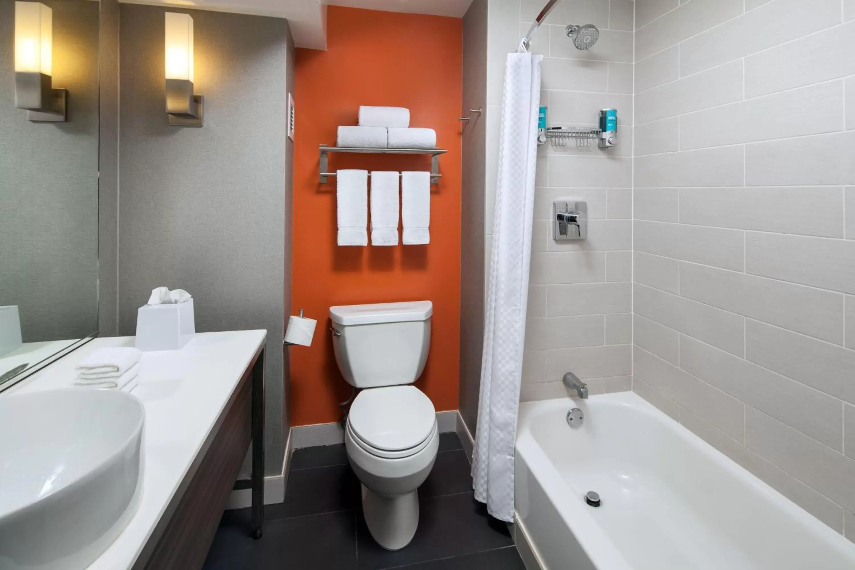 Queen Room with Two Queen Beds - Hearing Accessible in Aloft El Segundo - Los Angeles Airport Queen Room with Two Queen Beds - Hearing Accessible in Aloft El Segundo - Los Angeles Airport