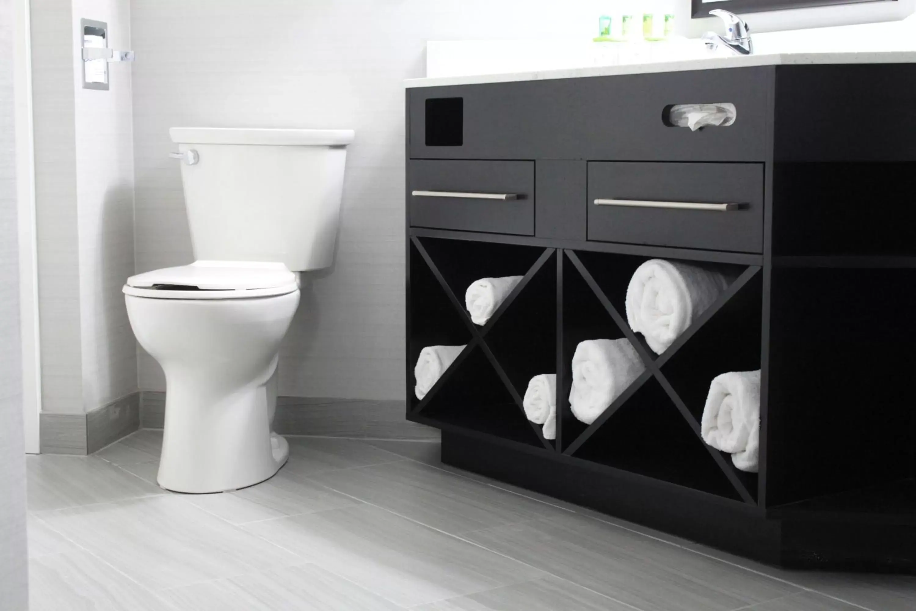 King Suite with Sofa Bed - Non-Smoking in Holiday Inn Express Janesville-I-90 & US Highway 14 by IHG King Suite with Sofa Bed - Non-Smoking in Holiday Inn Express Janesville-I-90 & US Highway 14 by IHG