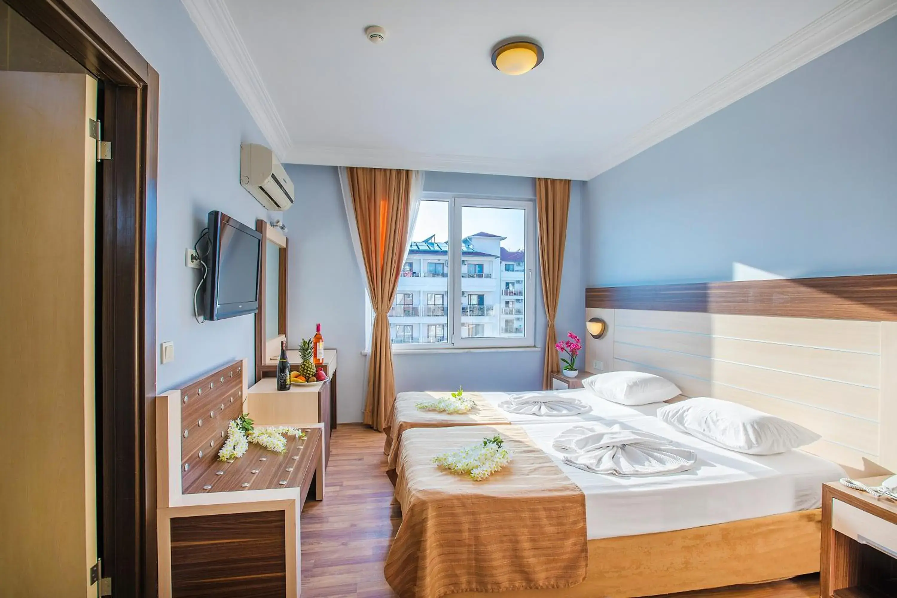 Standard Double Room in Hawaii Suite Beach Hotel Standard Double Room in Hawaii Suite Beach Hotel