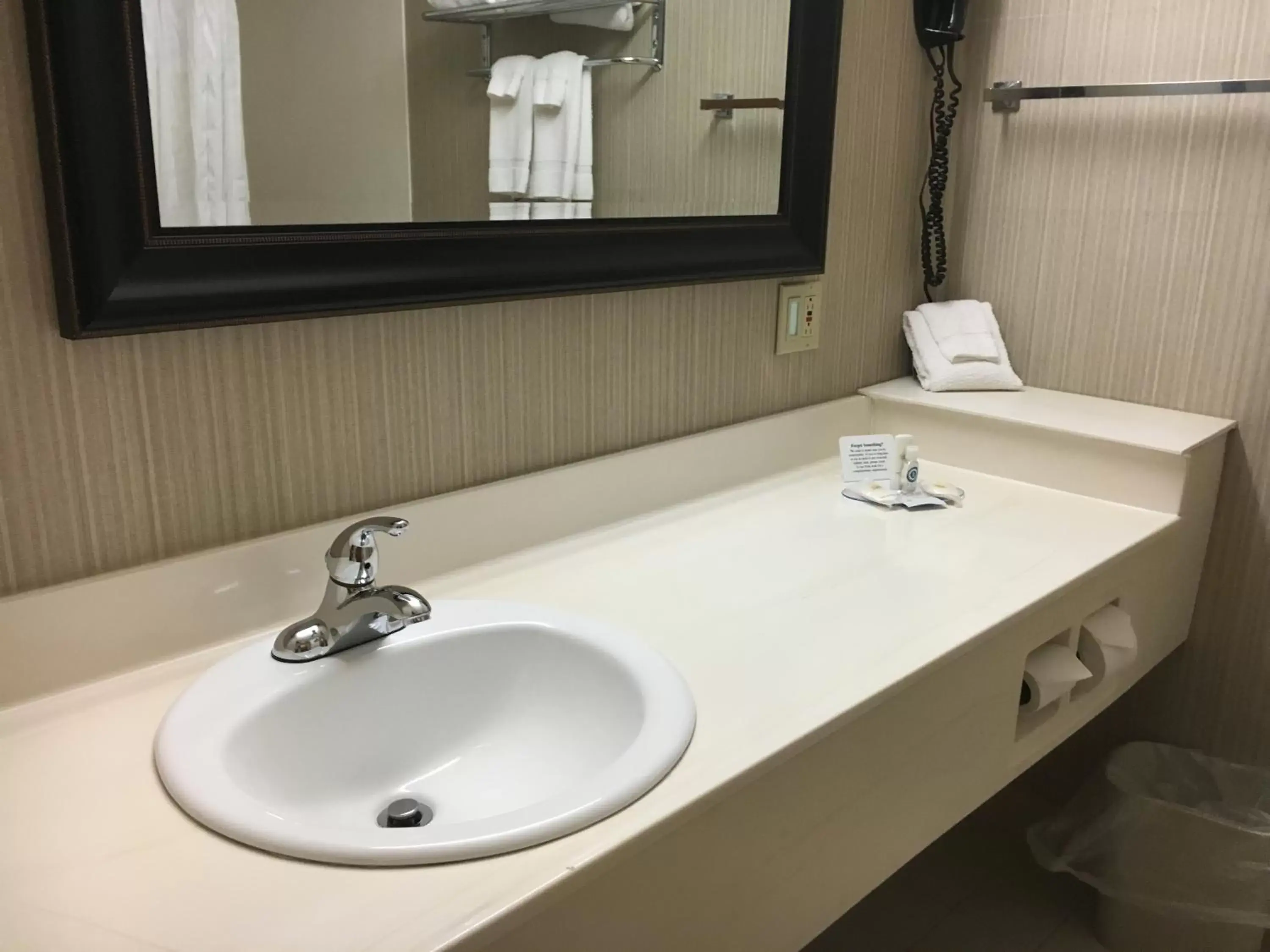 Queen Room with Two Queen Beds - Non-Smoking in Quality Inn Clarion Queen Room with Two Queen Beds - Non-Smoking in Quality Inn Clarion