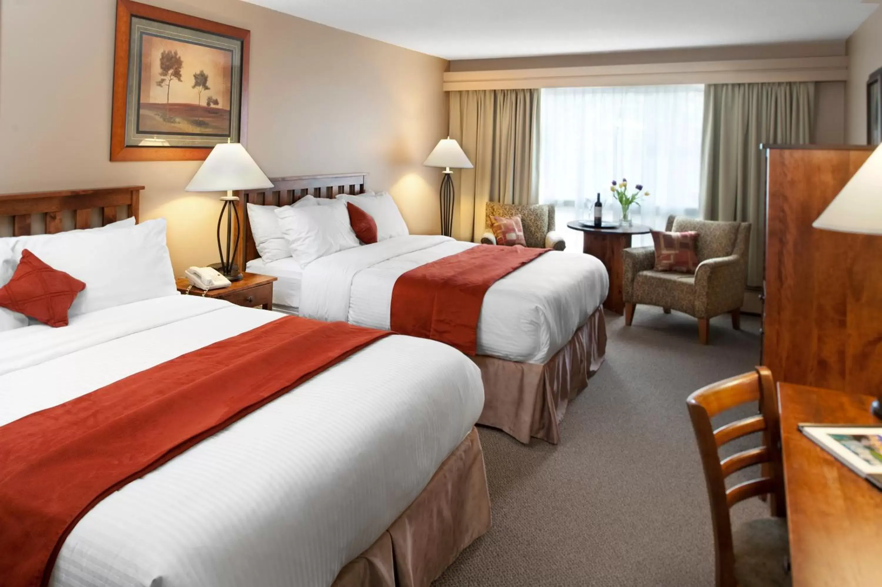 Standard Queen Room with Two Queen Beds in Tonquin Inn Standard Queen Room with Two Queen Beds in Tonquin Inn