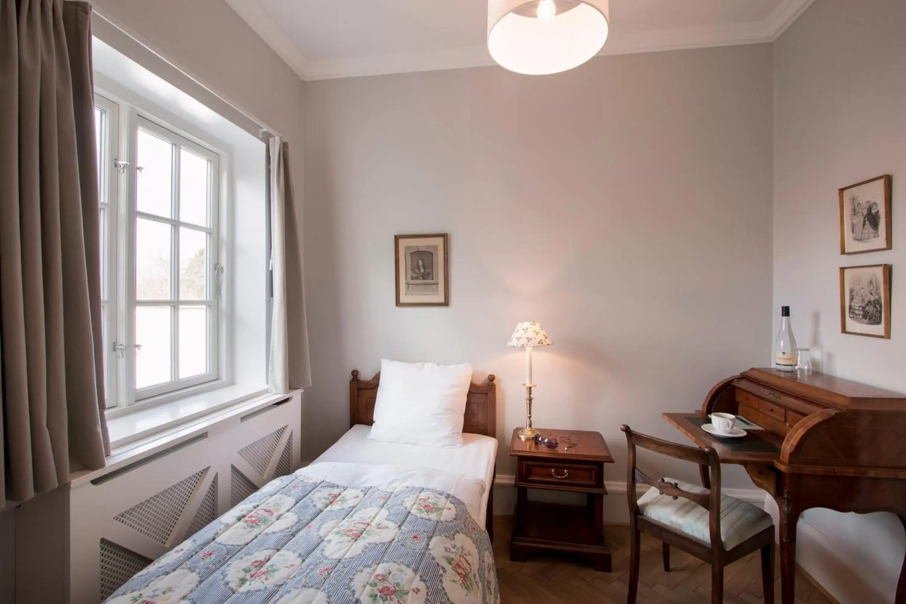 Single Room Main - single occupancy in Hotel Fredensborg Store Kro Single Room Main - single occupancy in Hotel Fredensborg Store Kro