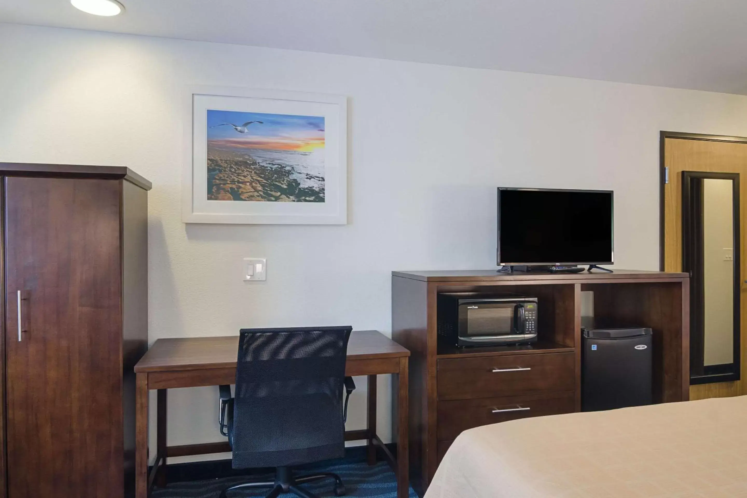 King Room - Non-Smoking in Quality Inn Seaside King Room - Non-Smoking in Quality Inn Seaside