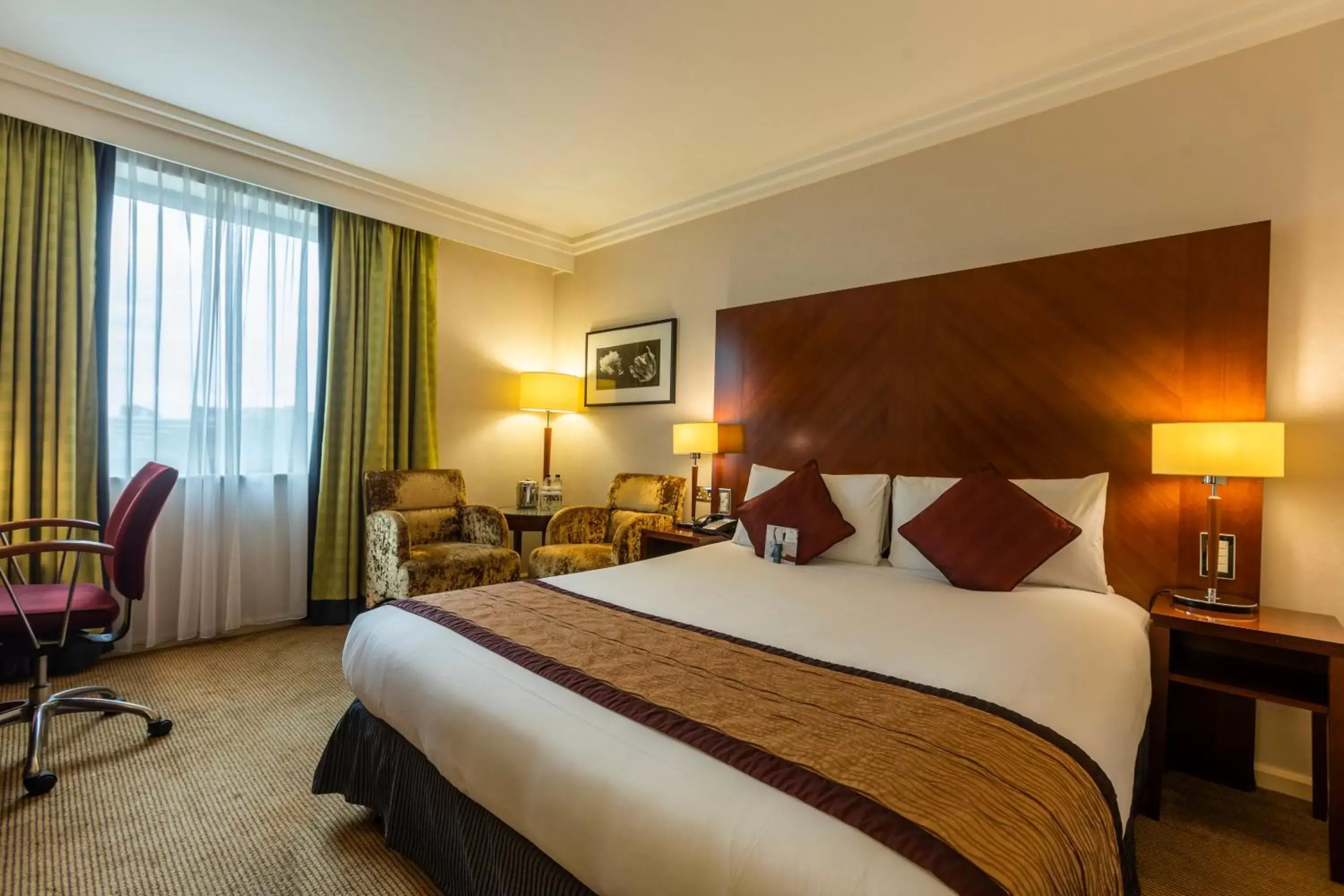 Standard Double or Twin Room in Crowne Plaza Birmingham NEC, an IHG Hotel Standard Double or Twin Room in Crowne Plaza Birmingham NEC, an IHG Hotel