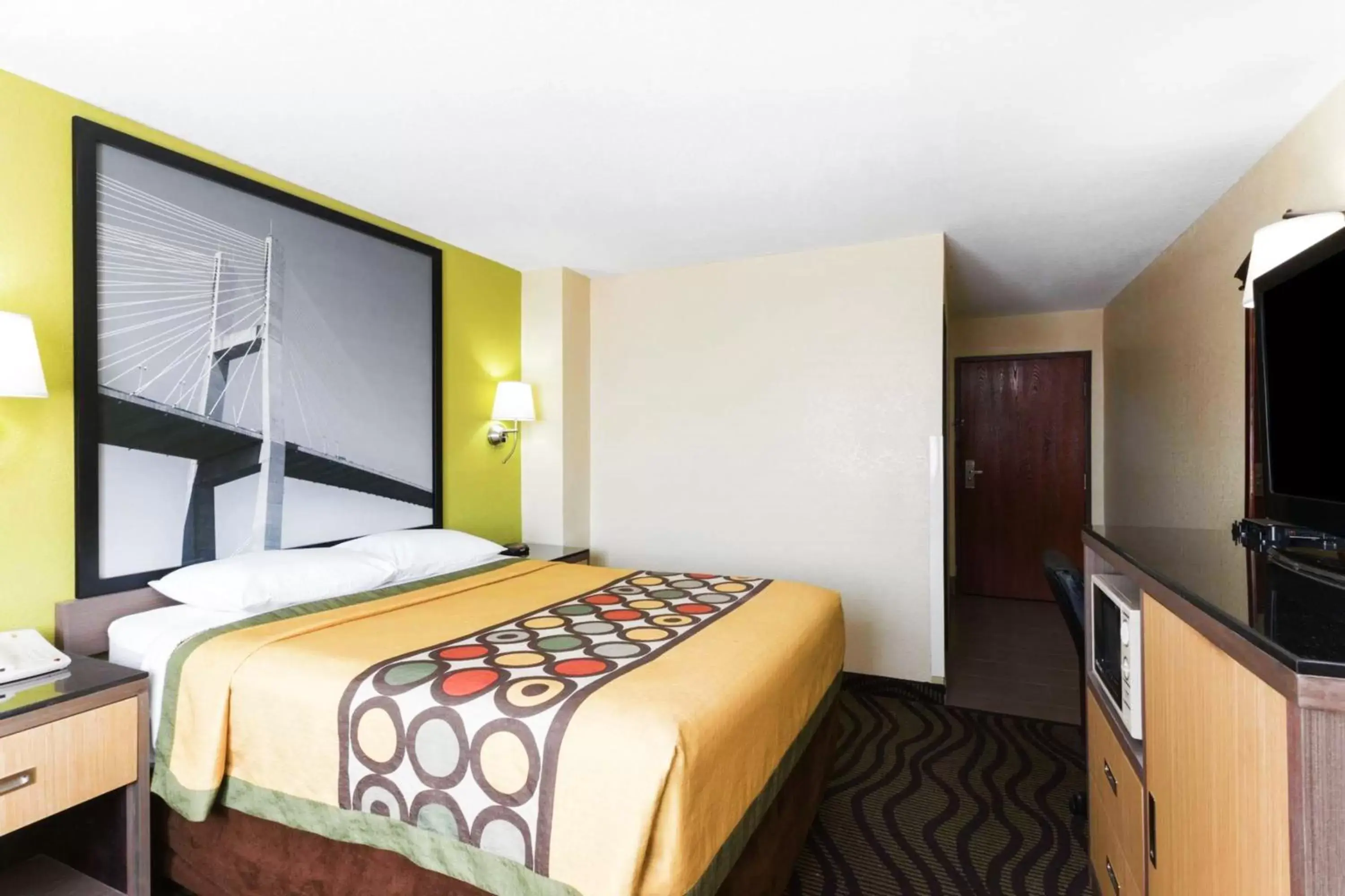 Queen Room - Smoking in Super 8 by Wyndham Brunswick/St Simons Island Area Queen Room - Smoking in Super 8 by Wyndham Brunswick/St Simons Island Area