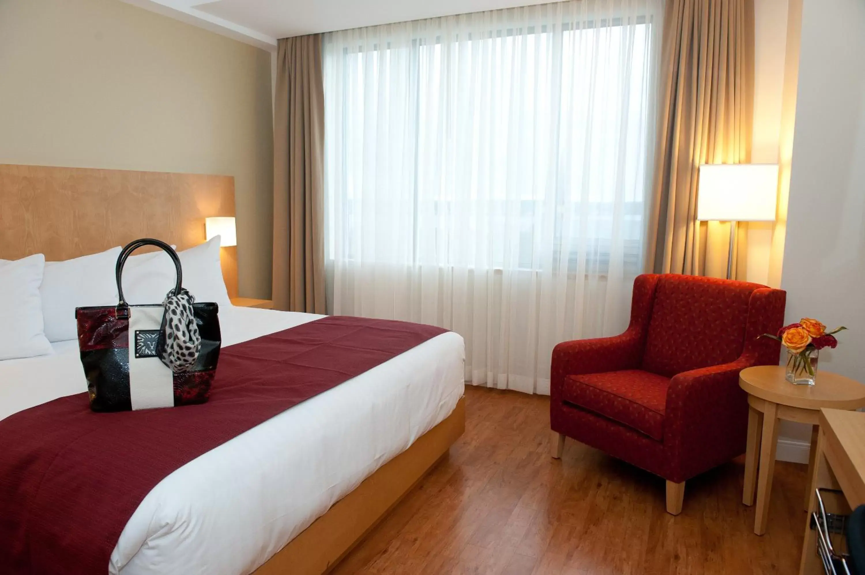 King Room in The Holman Grand Hotel King Room in The Holman Grand Hotel