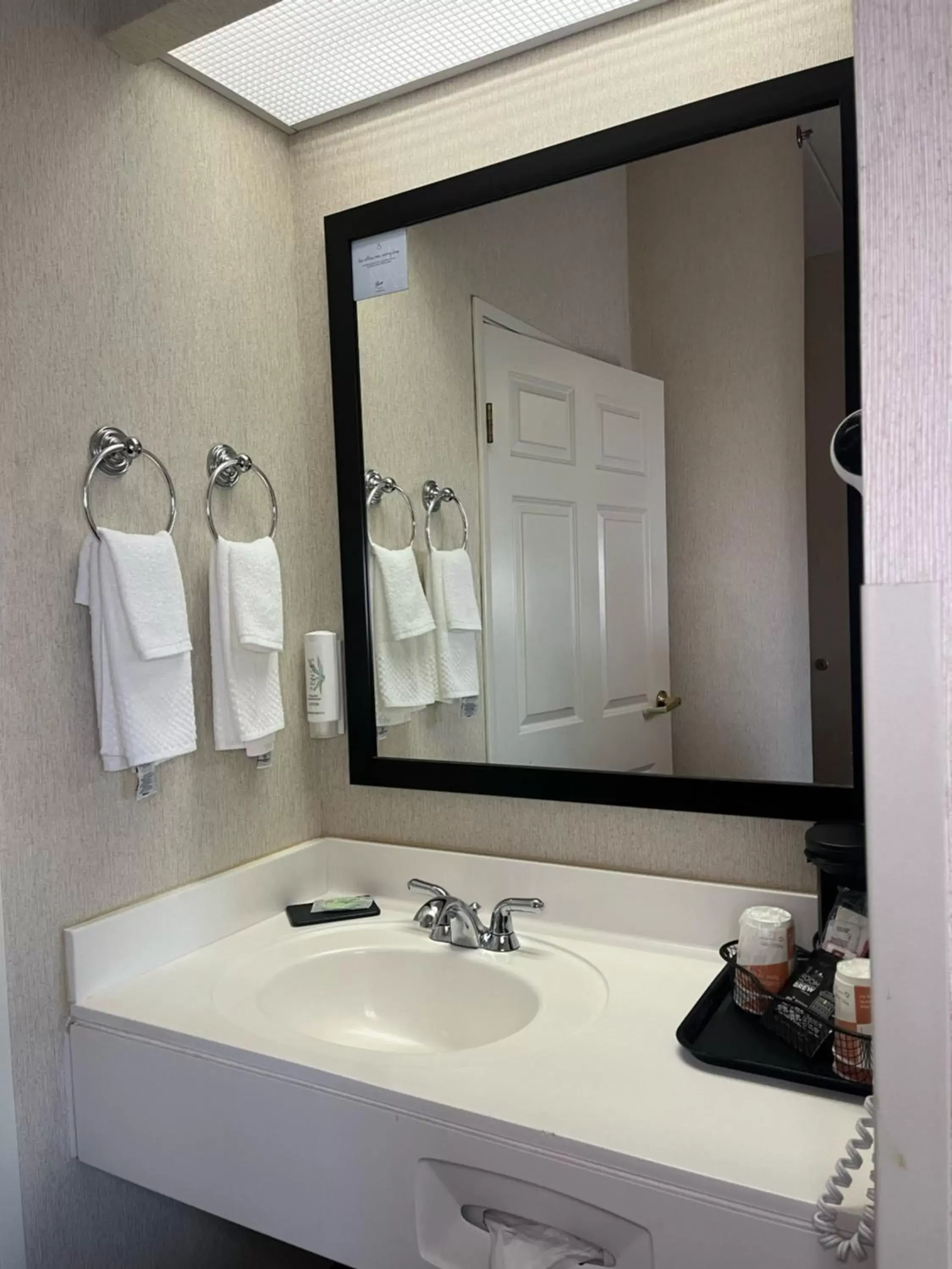 King Room in Sleep Inn Lynchburg - University Area & Hwy 460 King Room in Sleep Inn Lynchburg - University Area & Hwy 460