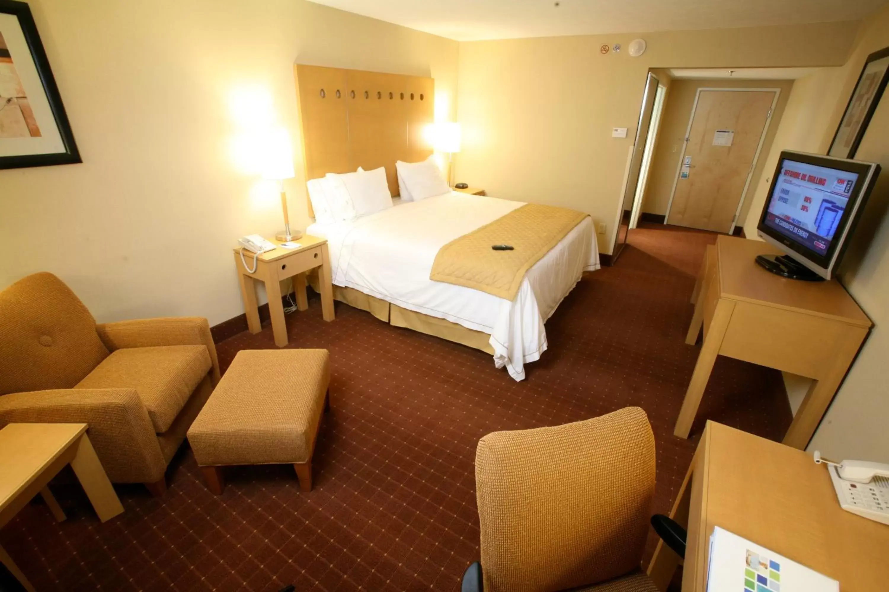 King Suite - Smoking in Holiday Inn Express Saltillo Zona Aeropuerto by IHG King Suite - Smoking in Holiday Inn Express Saltillo Zona Aeropuerto by IHG