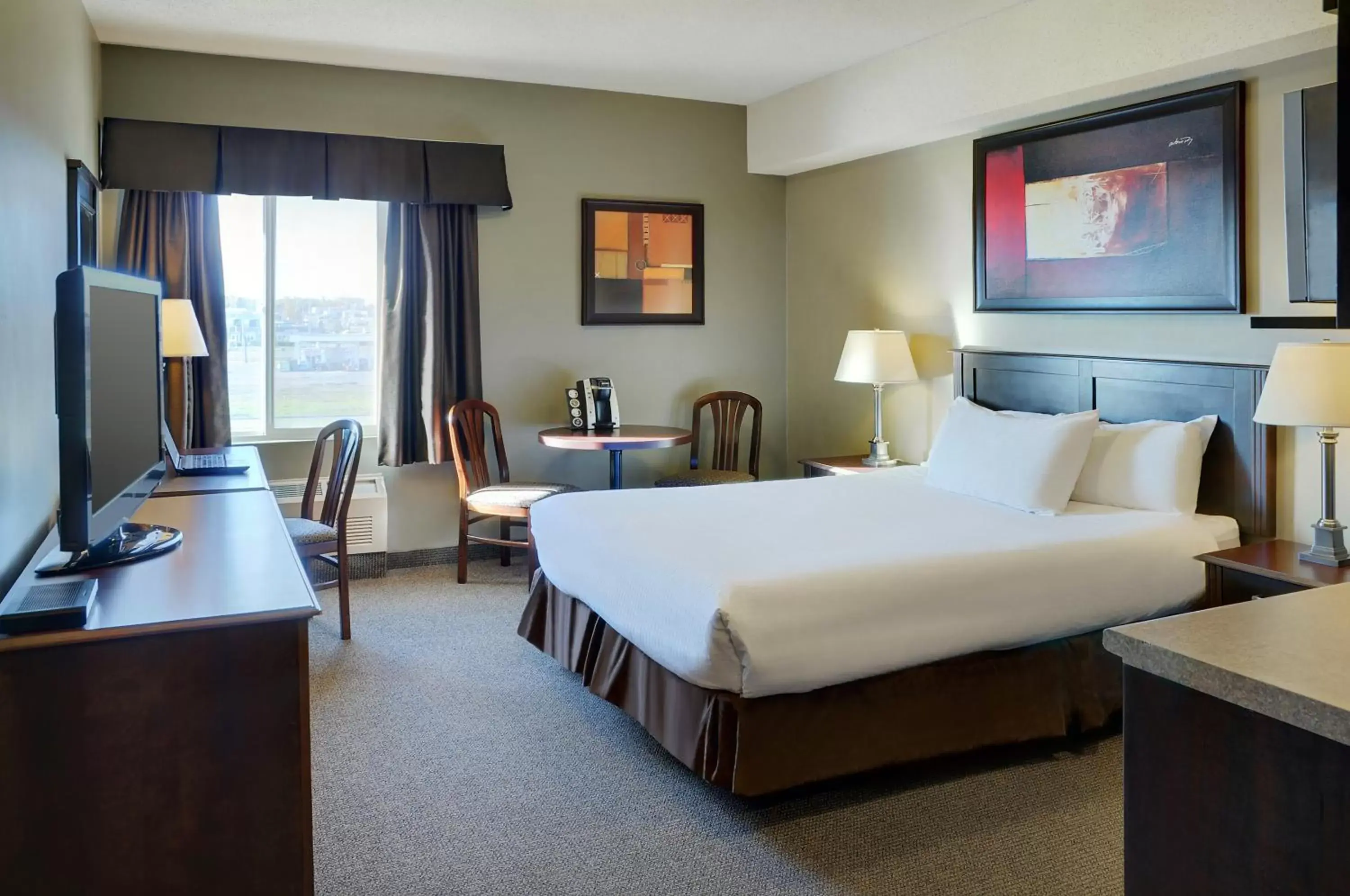 Queen Room - Outside Entrance/Non-Smoking in Radisson Hotel Fort St John Queen Room - Outside Entrance/Non-Smoking in Radisson Hotel Fort St John