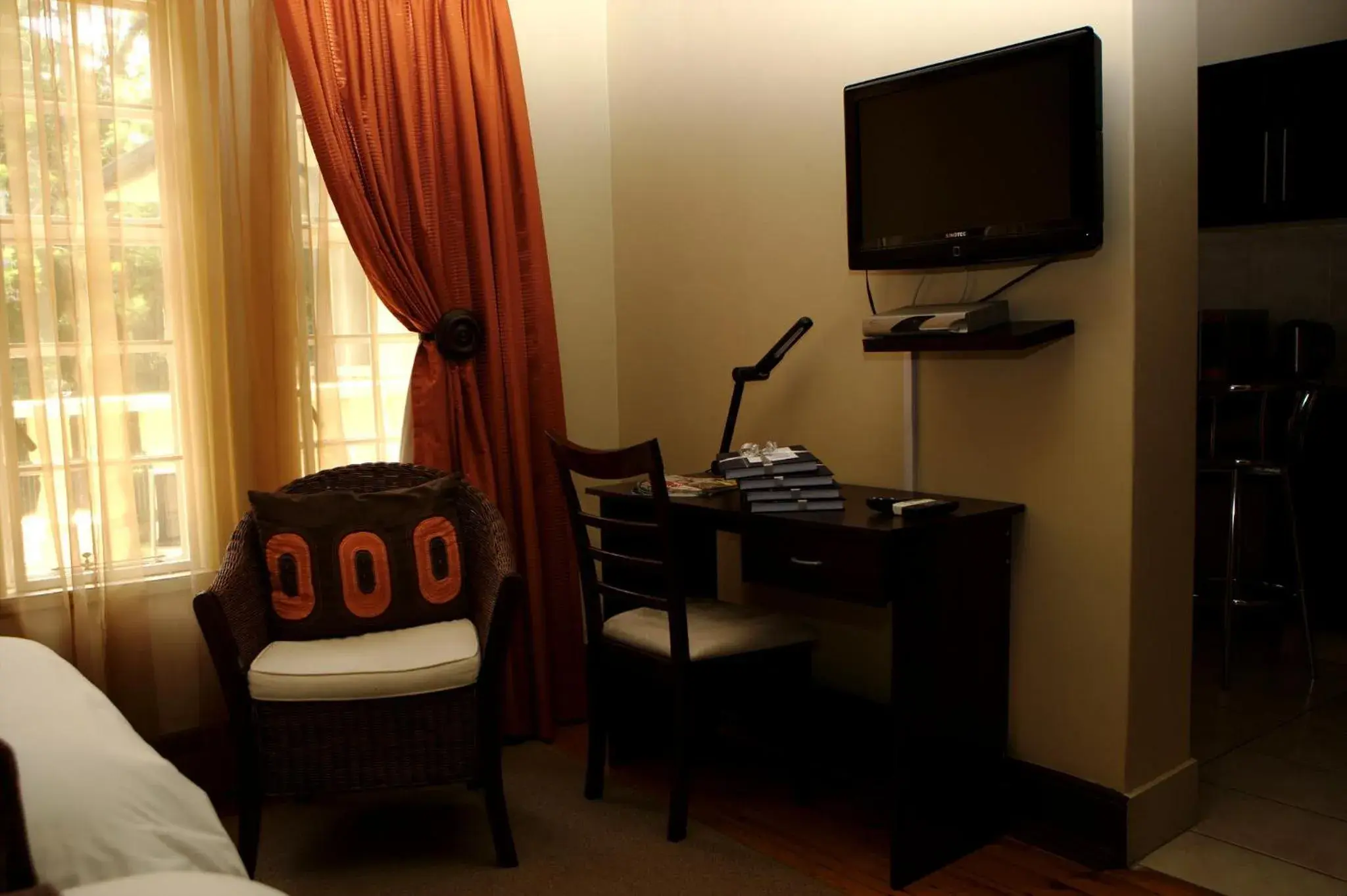 Luxury Twin Room with Kitchenette - single occupancy in Goodey's Guesthouse Luxury Twin Room with Kitchenette - single occupancy in Goodey's Guesthouse