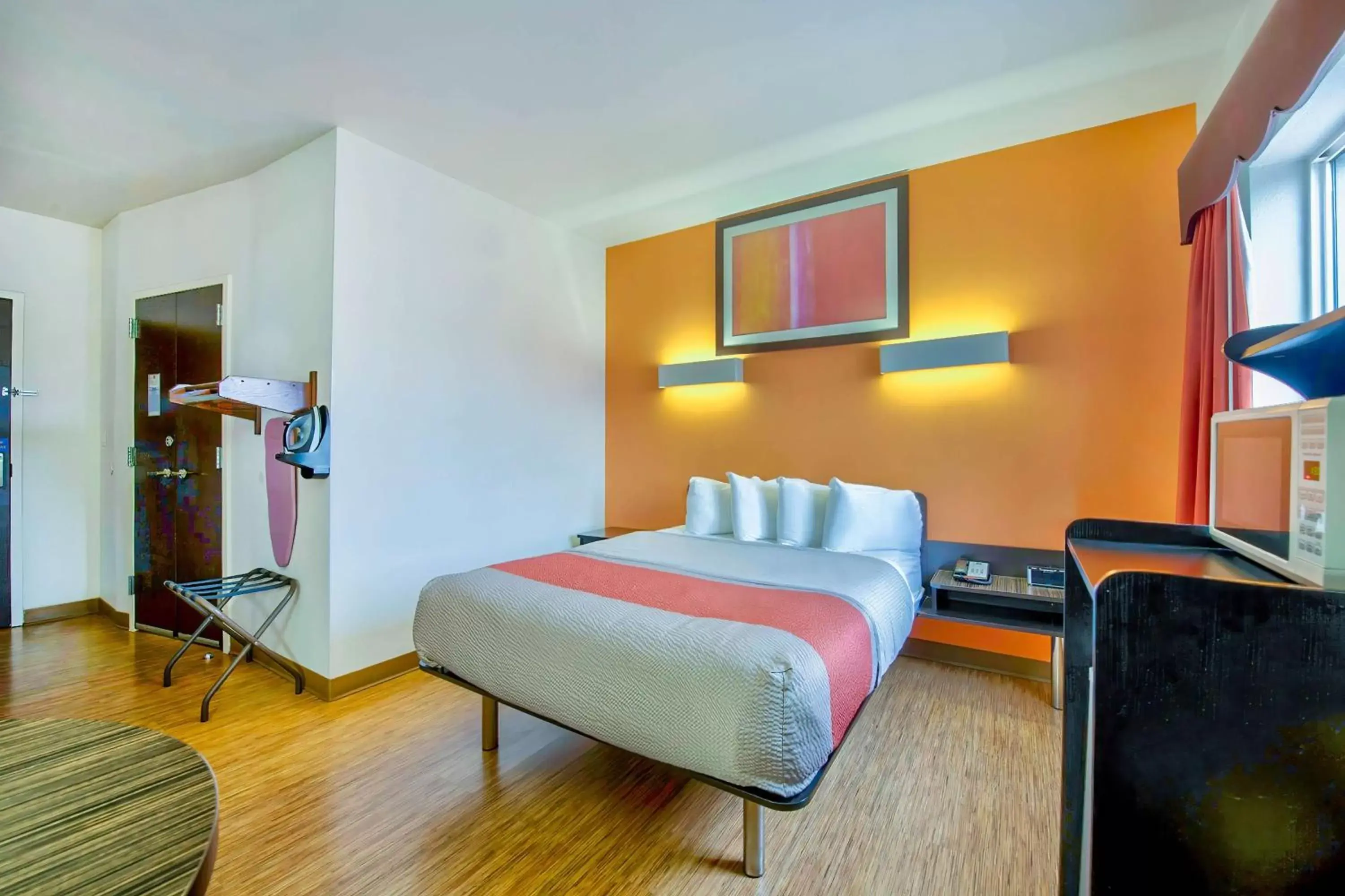 Queen Room - Disability Access - Roll in Shower in Motel 6-Eagle Pass, TX - Lakeside Queen Room - Disability Access - Roll in Shower in Motel 6-Eagle Pass, TX - Lakeside