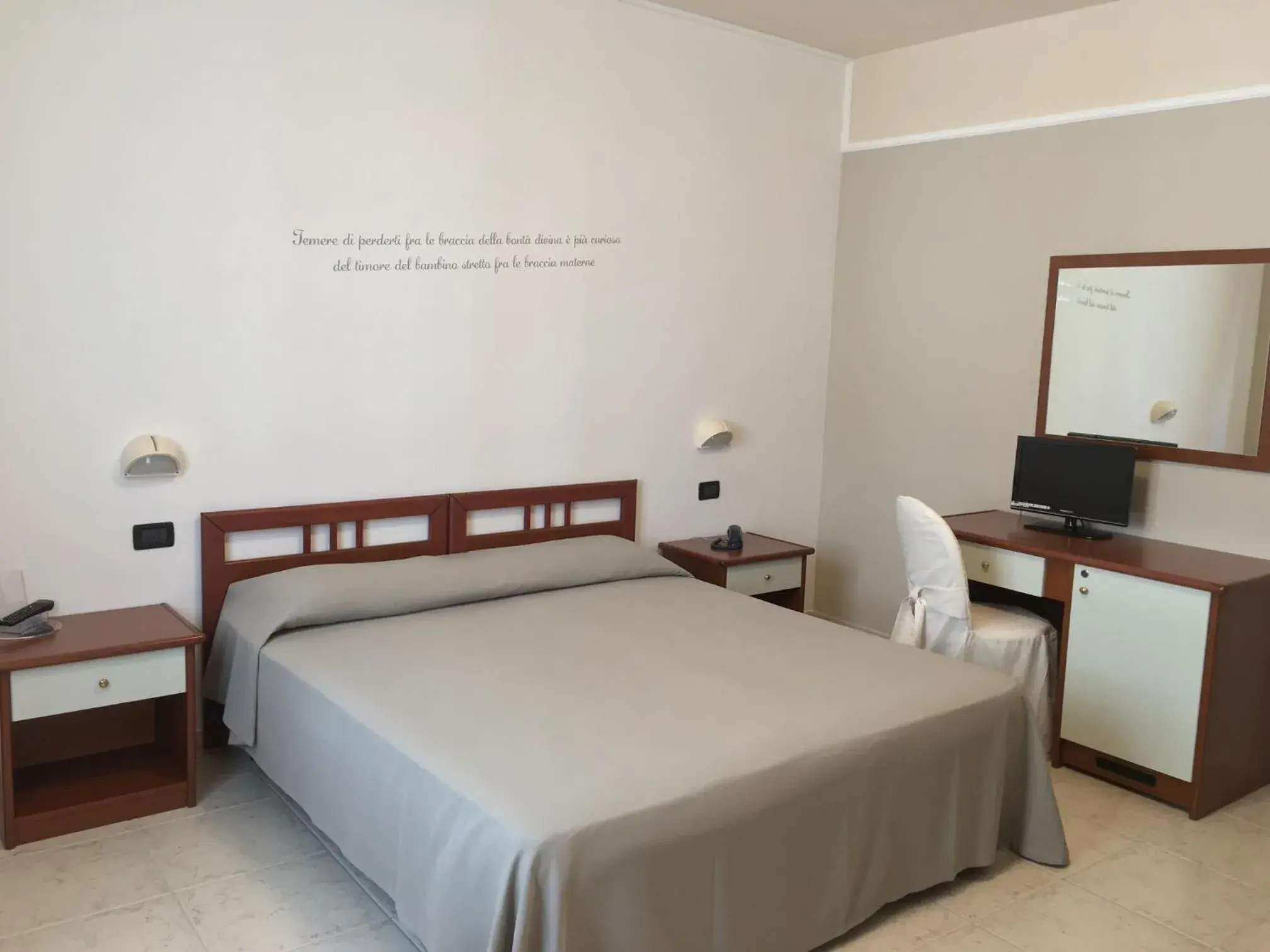 Double Room in Hotel Euro Double Room in Hotel Euro