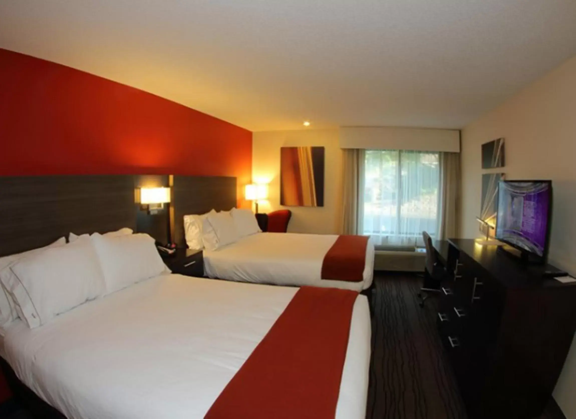 Double Room - Hearing Accessible/Non-Smoking in Holiday Inn Express Brentwood-South Cool Springs, an IHG Hotel Double Room - Hearing Accessible/Non-Smoking in Holiday Inn Express Brentwood-South Cool Springs, an IHG Hotel