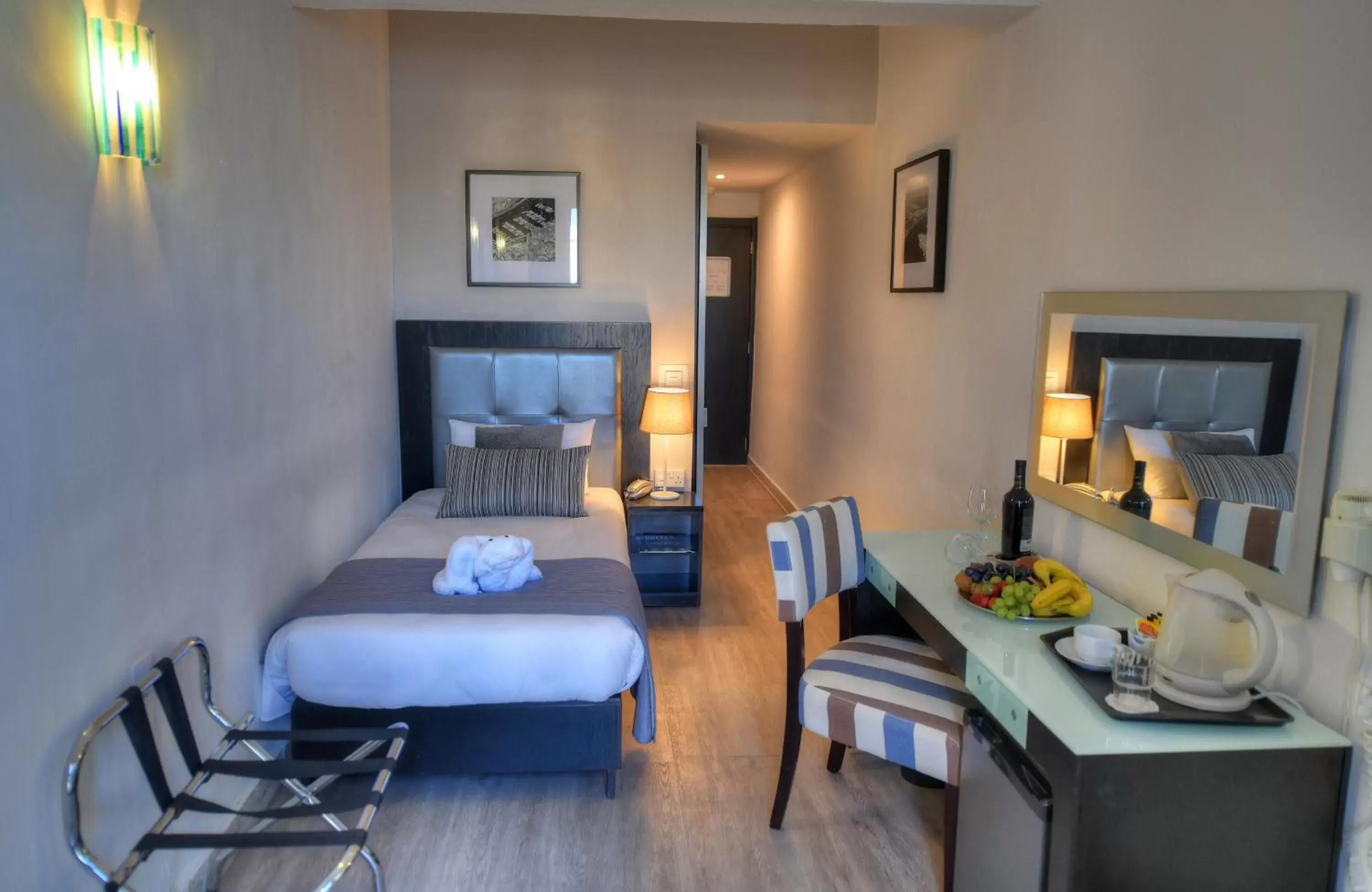 Single Room with Sea View and Balcony in St. Julian's Bay Hotel Single Room with Sea View and Balcony in St. Julian's Bay Hotel