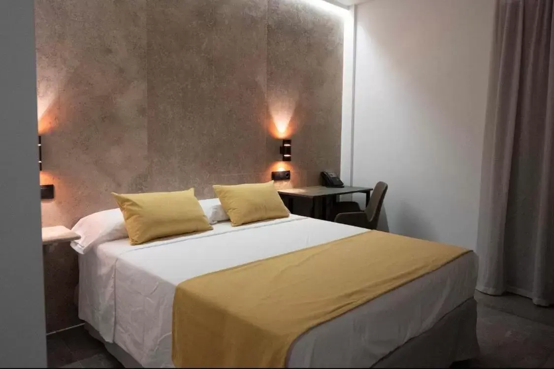 Deluxe Double Room with Balcony - single occupancy in HOTEL Boutique ÁNGEL Deluxe Double Room with Balcony - single occupancy in HOTEL Boutique ÁNGEL