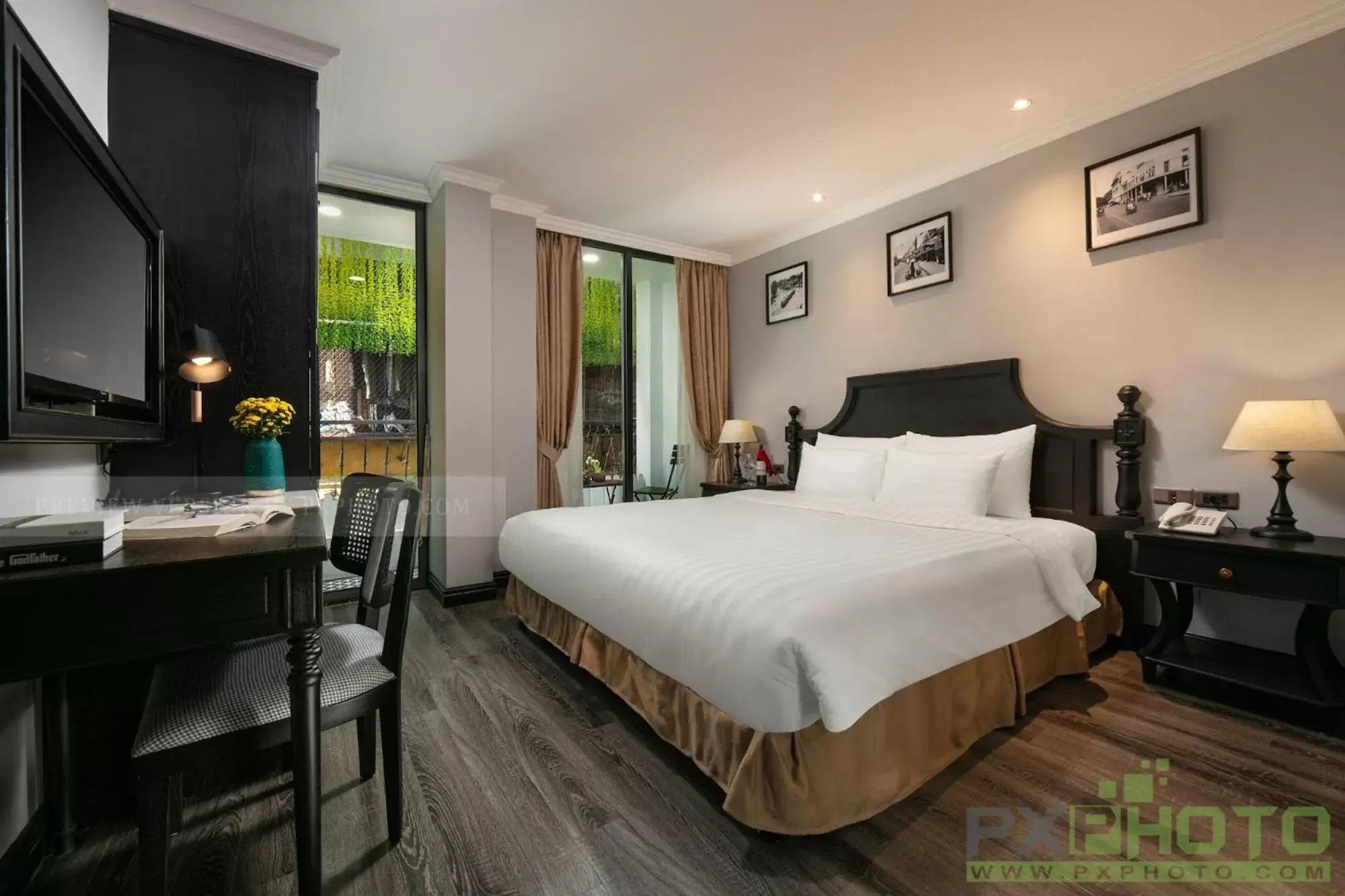 Junior Suite with Balcony in Hanoi Paradise Center Hotel & Spa Junior Suite with Balcony in Hanoi Paradise Center Hotel & Spa