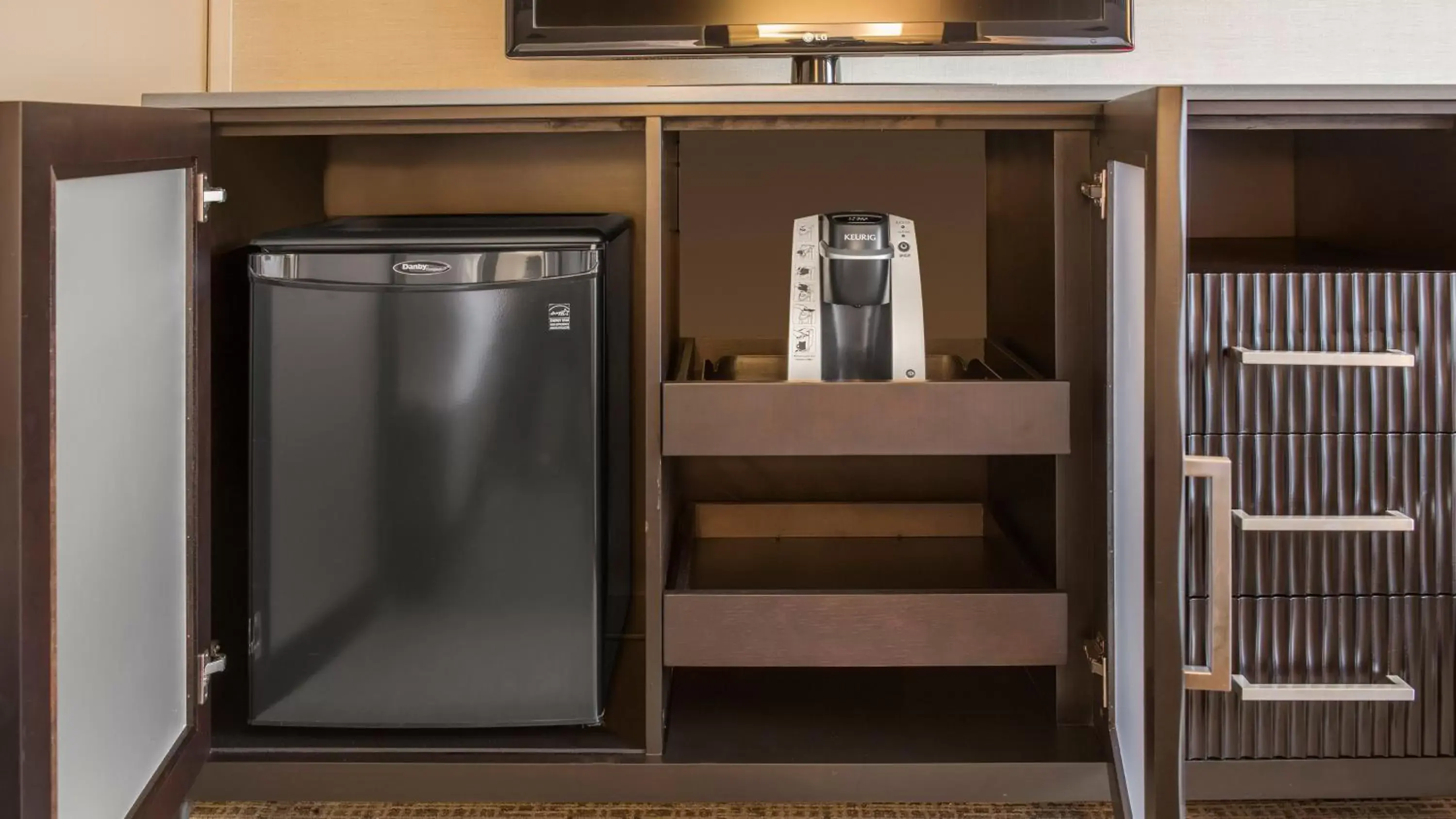 Queen Room - Hearing Accessible/Non-Smoking in Holiday Inn Denver Lakewood, an IHG Hotel Queen Room - Hearing Accessible/Non-Smoking in Holiday Inn Denver Lakewood, an IHG Hotel