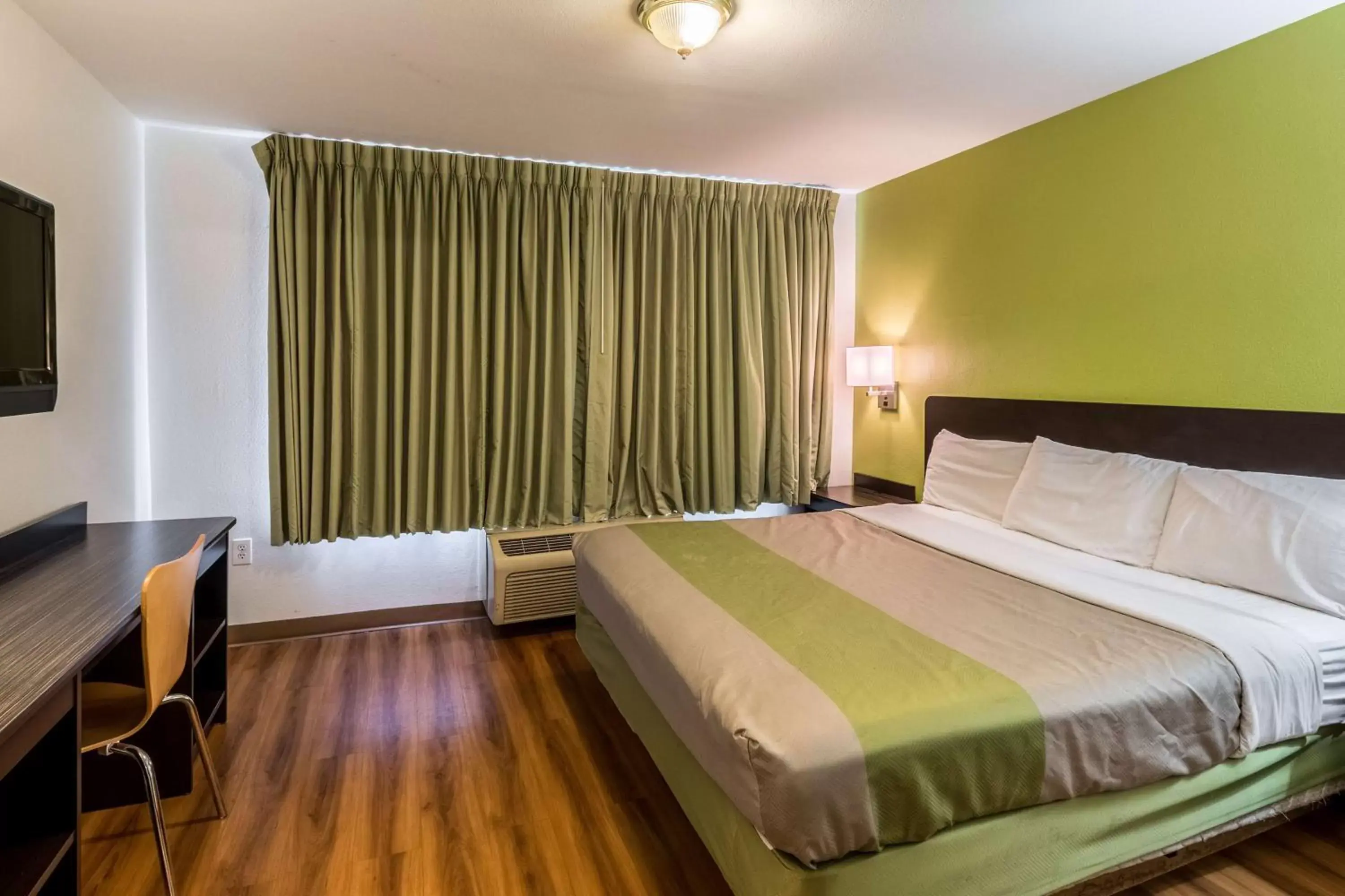 Suite - Non-Smoking in Motel 6-North Richland Hills, TX - NE Fort Worth Suite - Non-Smoking in Motel 6-North Richland Hills, TX - NE Fort Worth