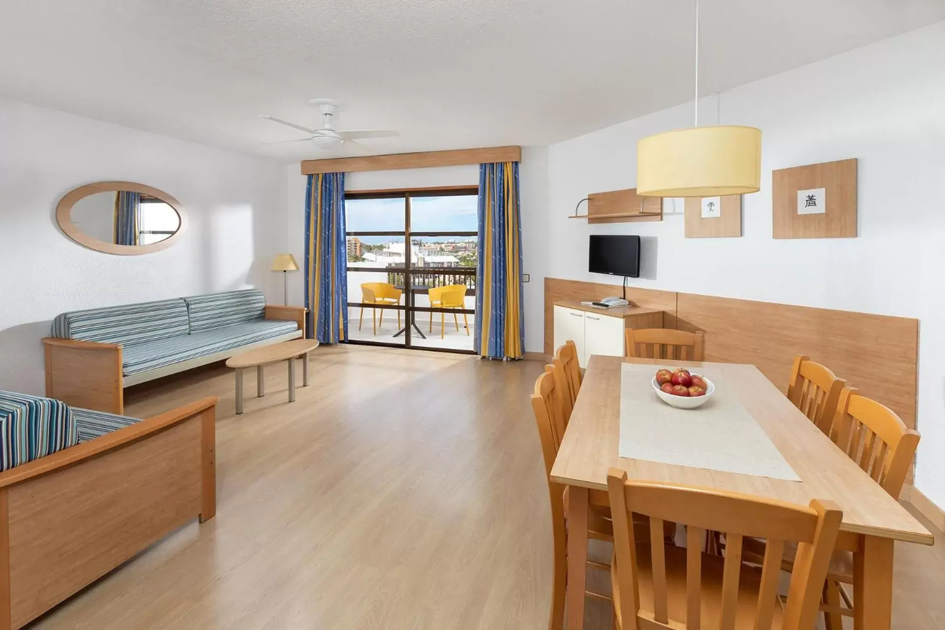 Family Apartment (6 Adults) in Aguamar Apartamentos, Los Cristianos Downtown Family Apartment (6 Adults) in Aguamar Apartamentos, Los Cristianos Downtown