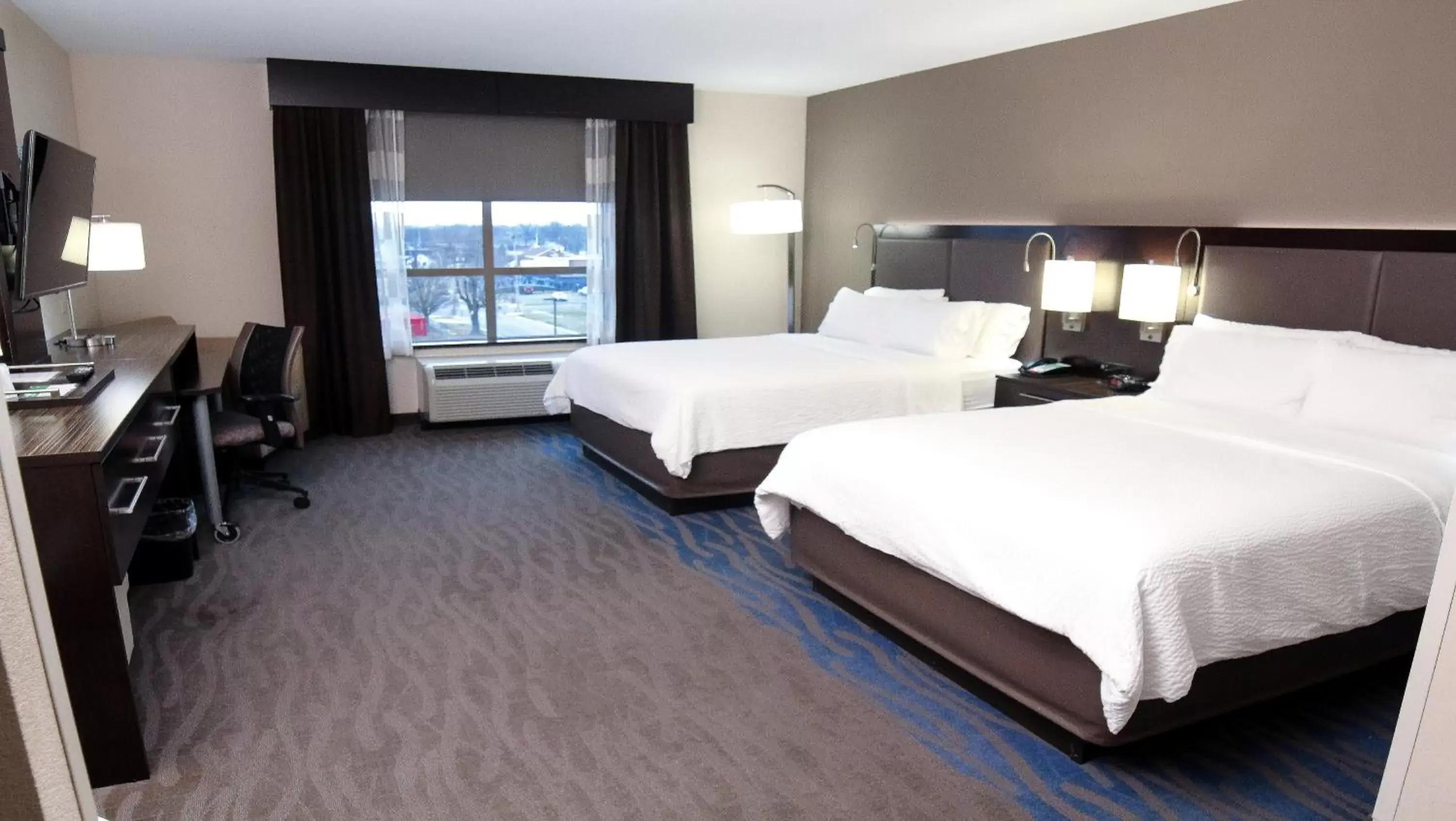 Standard Queen Room with Two Queen Beds and River View - Communications Access in Holiday Inn Owensboro Riverfront by IHG Standard Queen Room with Two Queen Beds and River View - Communications Access in Holiday Inn Owensboro Riverfront by IHG