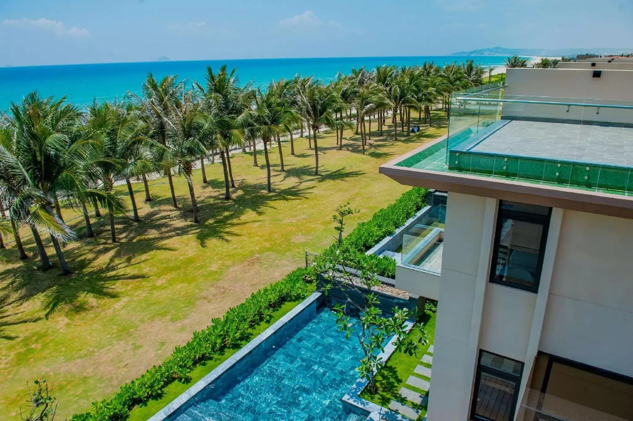 Beachfront Pool 4-Bedroom Villa in Wyndham Garden Cam Ranh Resort Beachfront Pool 4-Bedroom Villa in Wyndham Garden Cam Ranh Resort