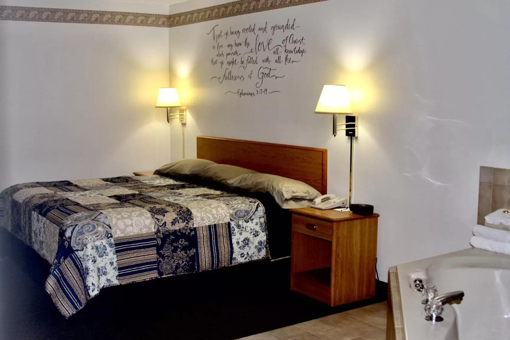 King Suite with Spa Bath in Dutch Country Inn King Suite with Spa Bath in Dutch Country Inn