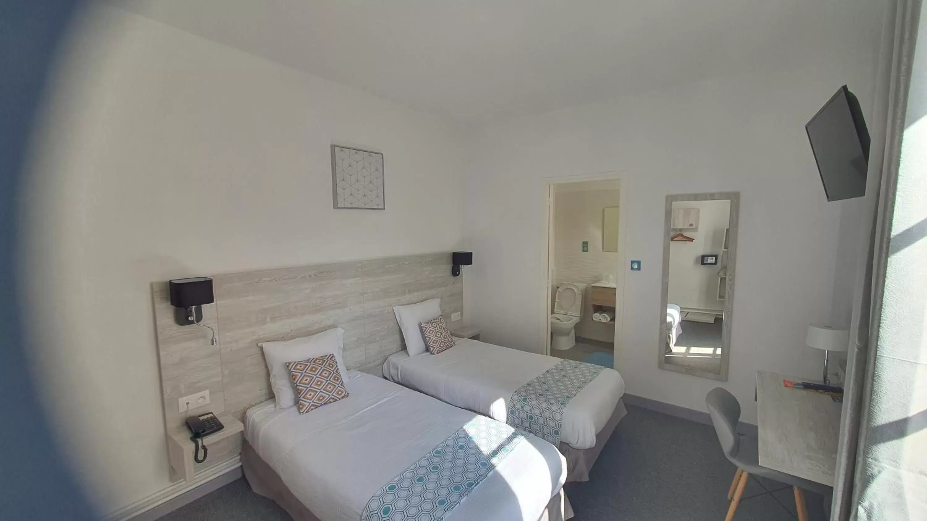 Superior Twin Room in Hôtel L'Alsace Superior Twin Room in Hôtel L'Alsace