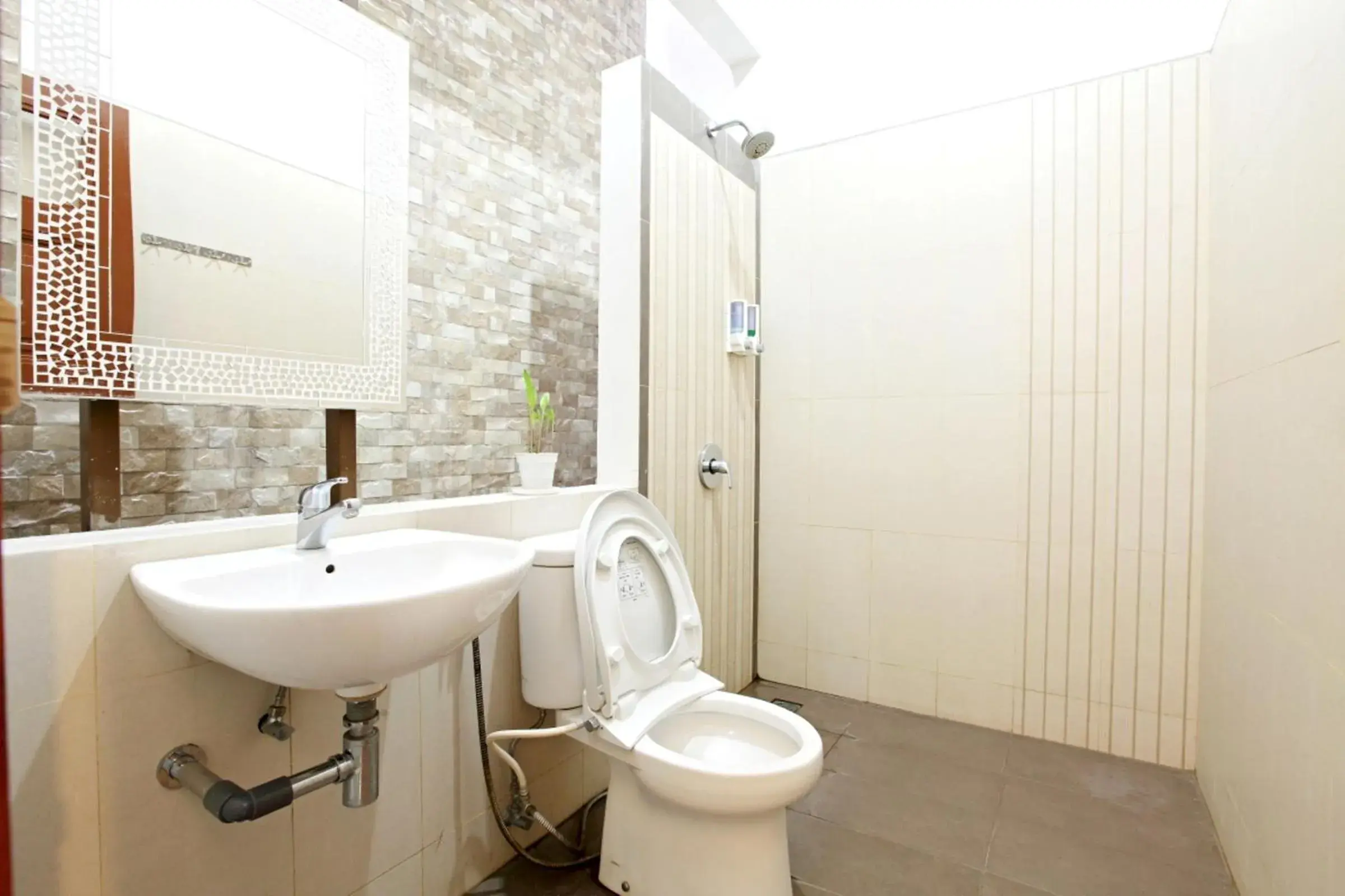 Deluxe Family Room in de' Halimun Guest House Deluxe Family Room in de' Halimun Guest House