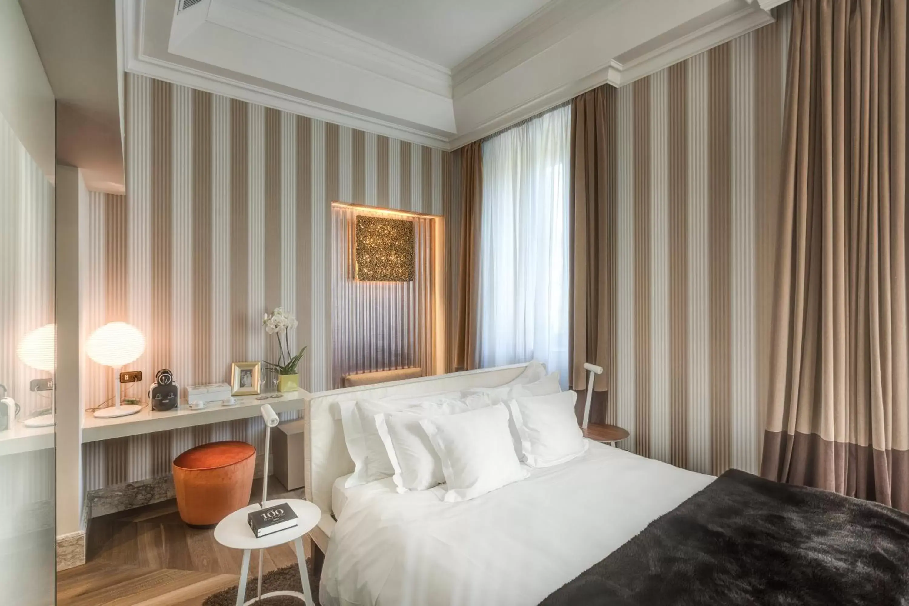 Executive Double Room in Hotel Palazzo Manfredi – Small Luxury Hotels of the World Executive Double Room in Hotel Palazzo Manfredi – Small Luxury Hotels of the World