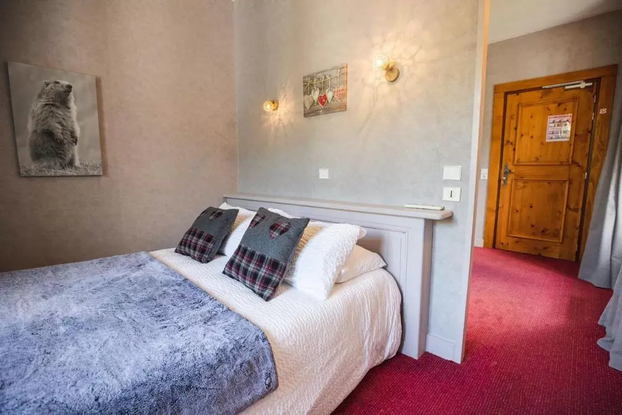 Double Room with Mountain View in Hôtel Viallet Double Room with Mountain View in Hôtel Viallet