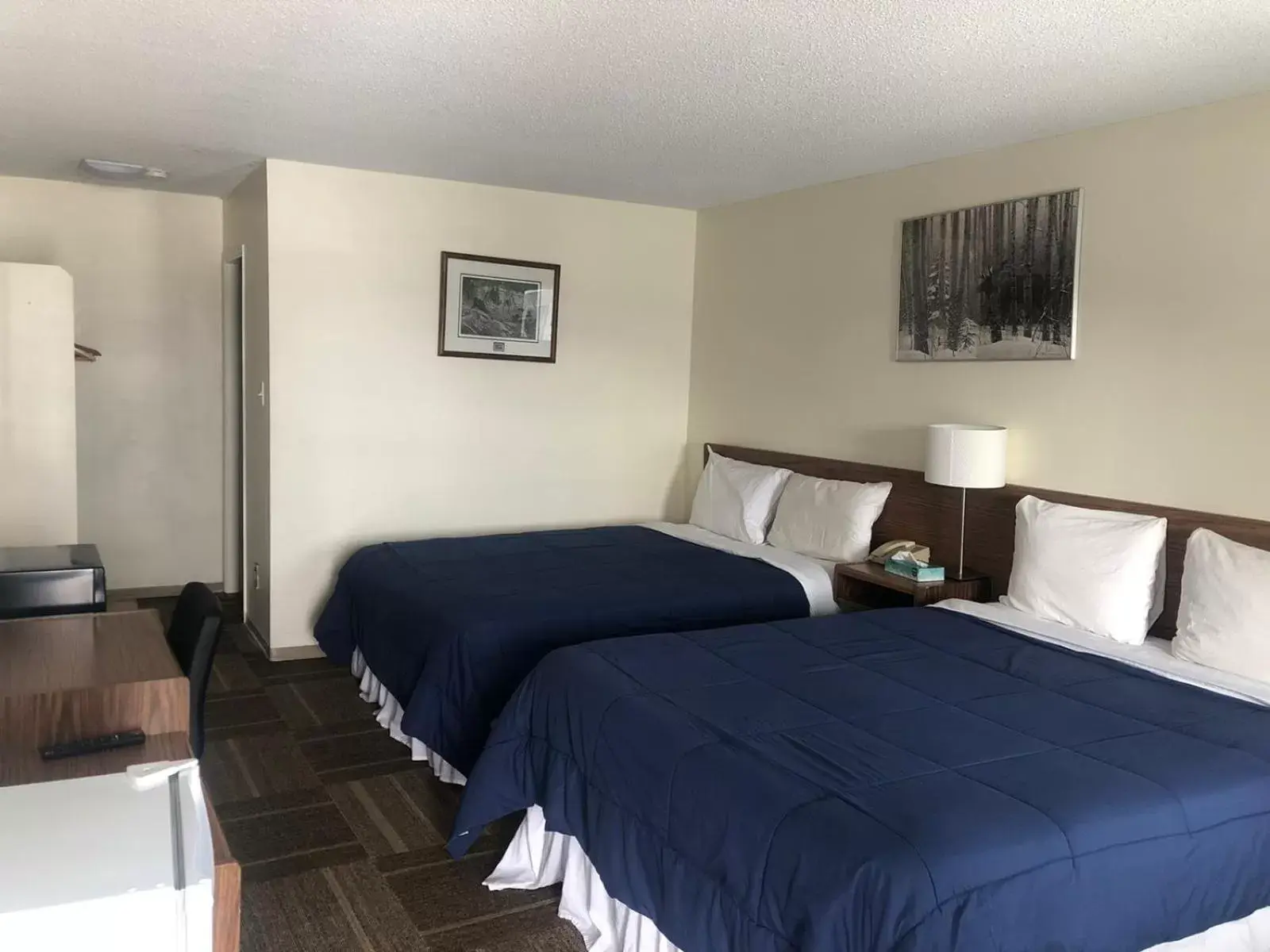 Large Double Room in Houston Motor Inn Large Double Room in Houston Motor Inn