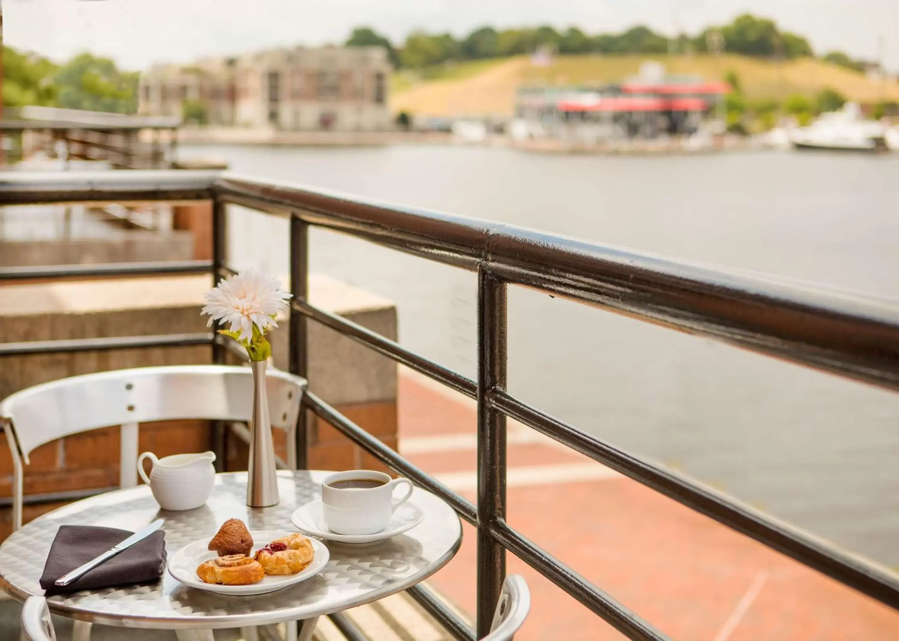 Double Queen Room with Balcony and Harbor View in Pier 5 Hotel Baltimore Double Queen Room with Balcony and Harbor View in Pier 5 Hotel Baltimore