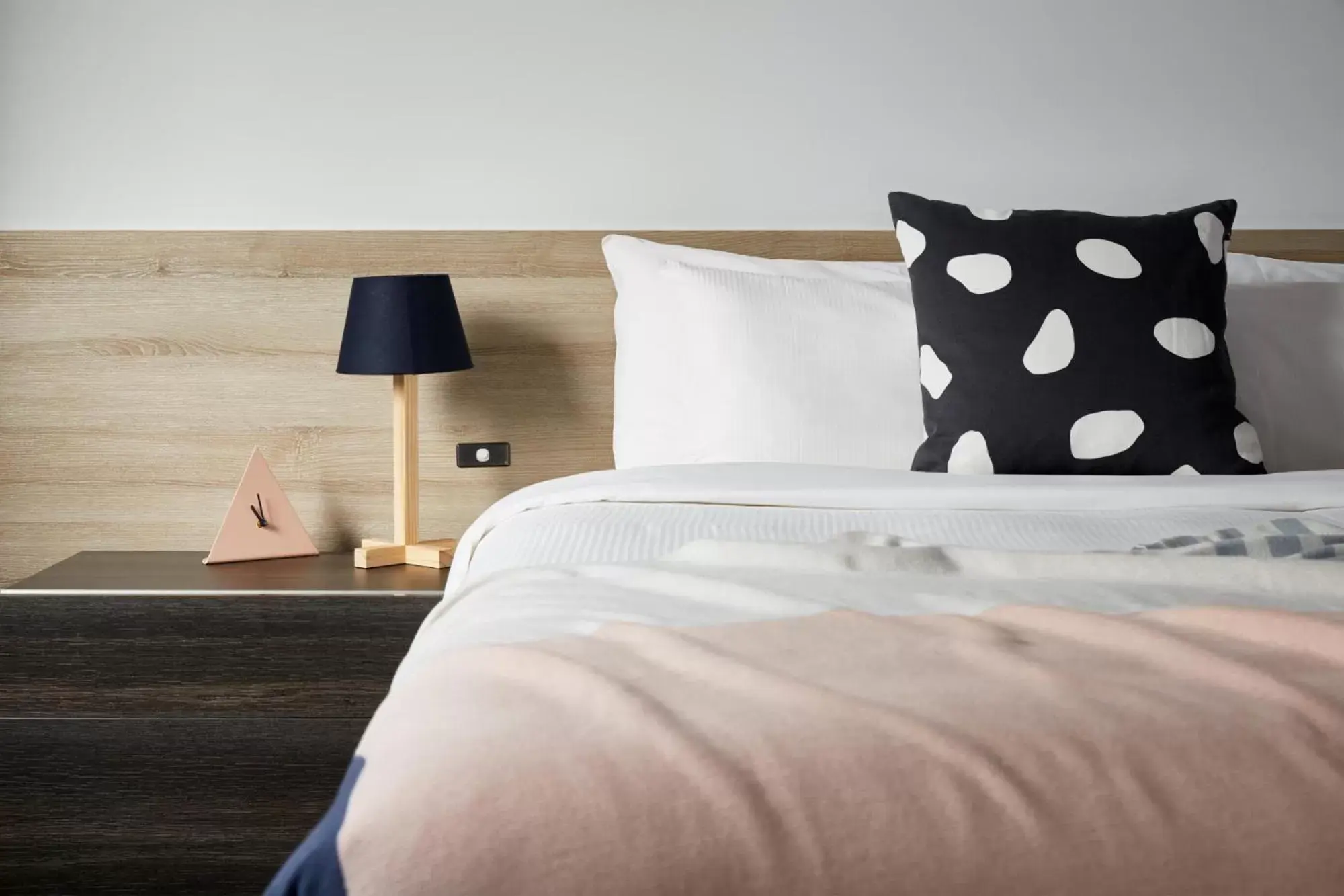 One Bedroom Deluxe in Tyrian Serviced Apartments Fitzroy One Bedroom Deluxe in Tyrian Serviced Apartments Fitzroy