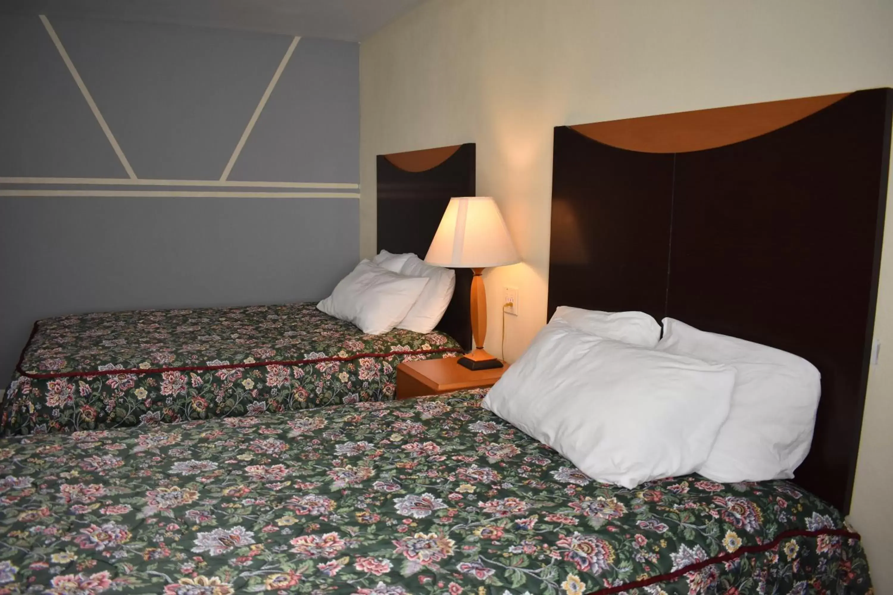 Standard Double Room in East Norwich Inn Standard Double Room in East Norwich Inn