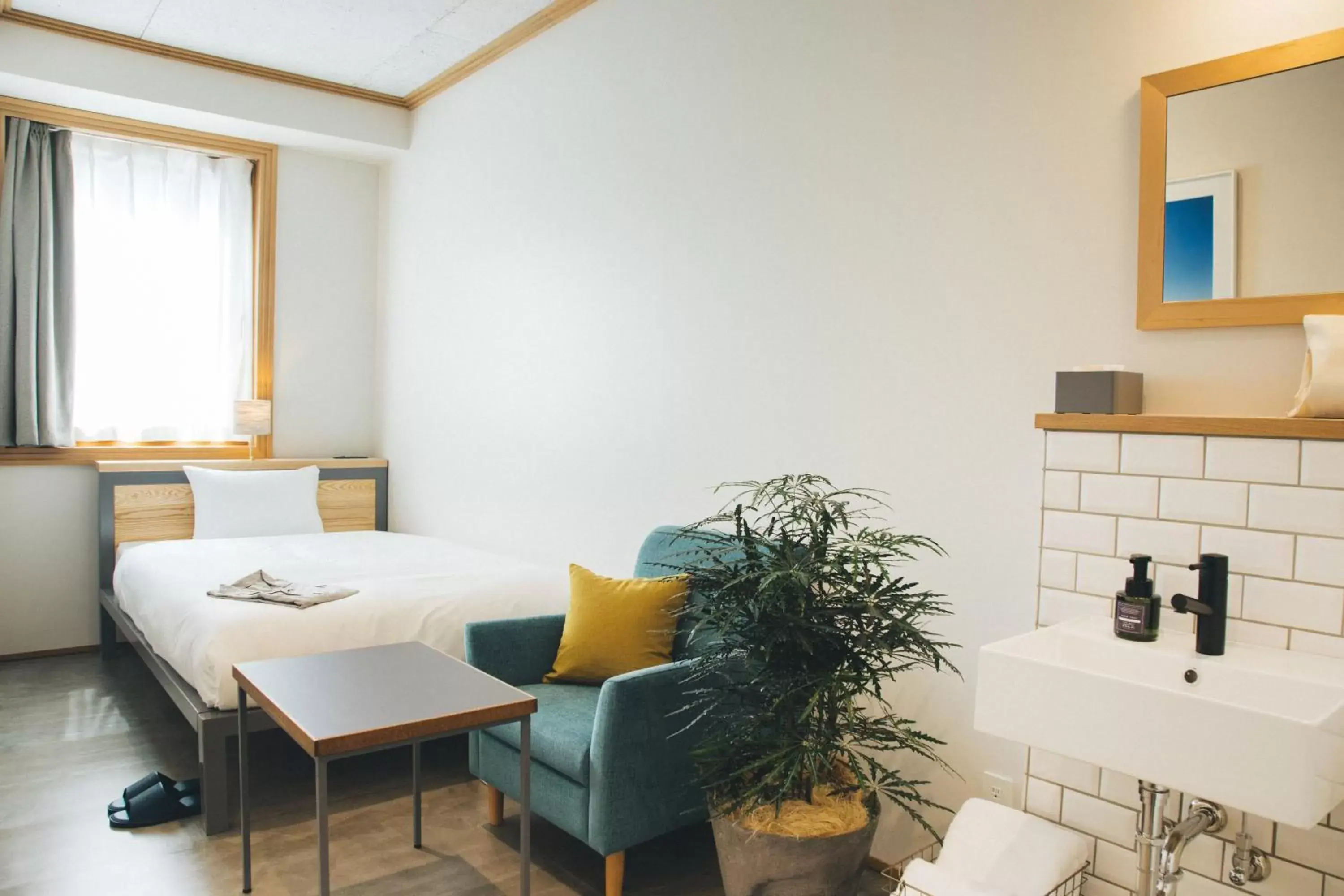 Single Room with Shared Bathroom in Hotel Noum OSAKA Single Room with Shared Bathroom in Hotel Noum OSAKA