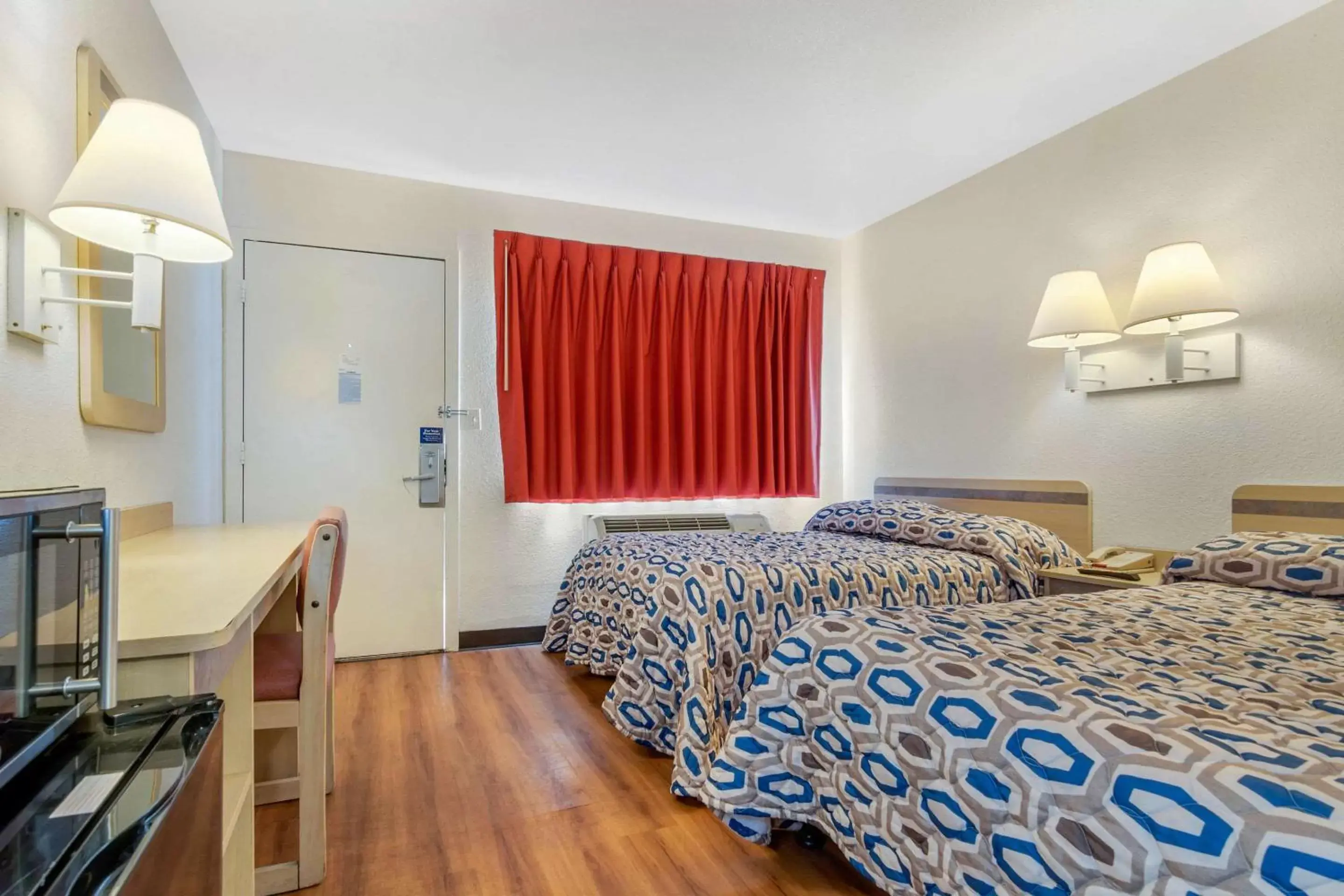 Double Room with Two Double Beds - Non-Smoking in Rodeway Inn Double Room with Two Double Beds - Non-Smoking in Rodeway Inn