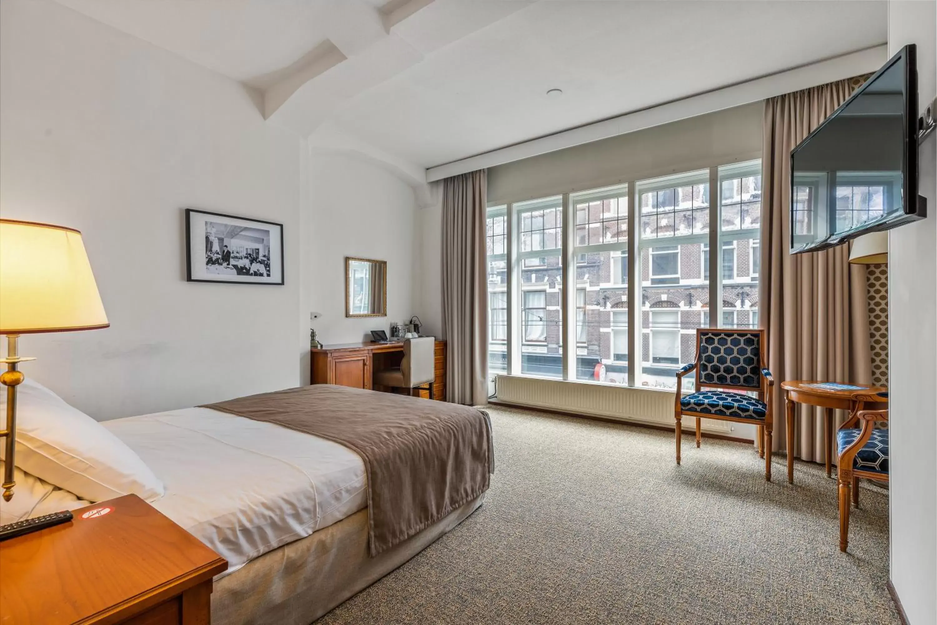 Comfort Double Room in Dikker & Thijs Hotel Comfort Double Room in Dikker & Thijs Hotel