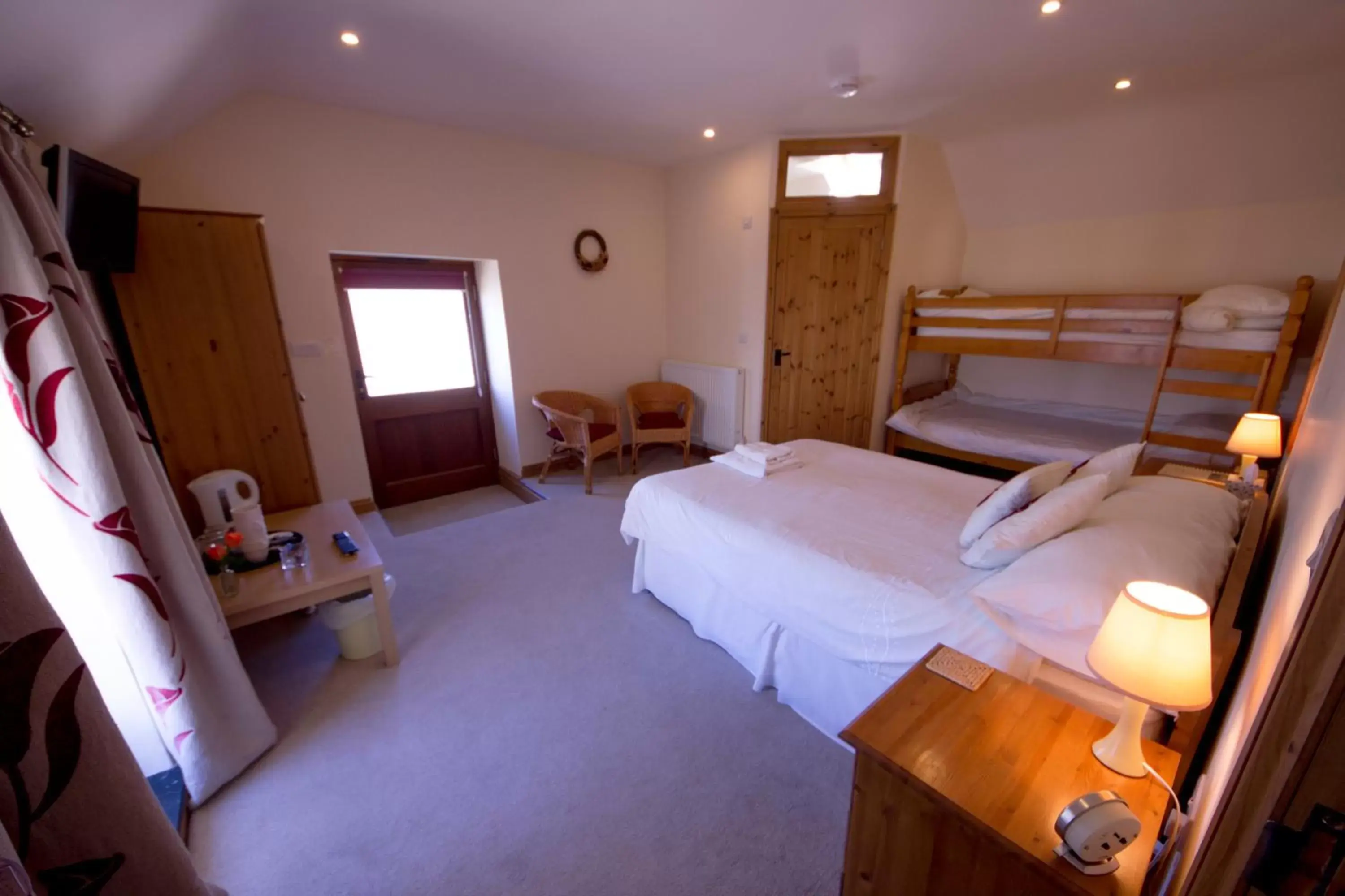 Quadruple Room with Shower in Polhilsa Farm Quadruple Room with Shower in Polhilsa Farm