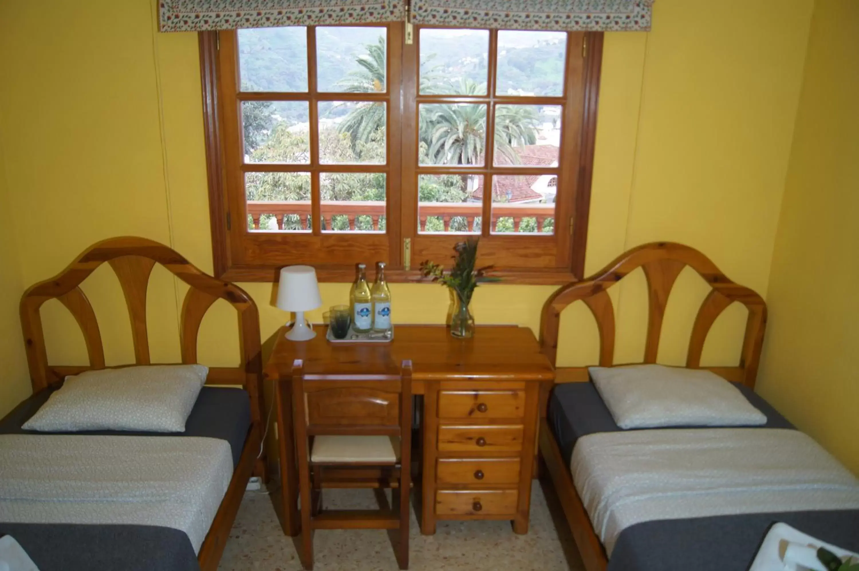 Standard Twin Room with Shared Bathroom in La Vista Verde Standard Twin Room with Shared Bathroom in La Vista Verde